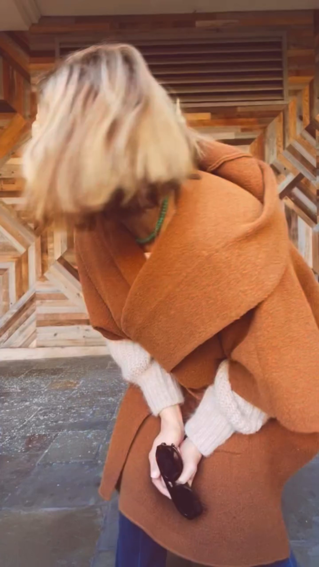 Let’s do Day 22 with an Obnoxious Public Freezing Fit Check 👖🧦👘🥾🕶️🧥
Shopping my closet has helped me not miss something that I often do miss. Take a listen. Also, nothing I’m wearing has been purchased this year (except Uggs), but most you can still get. Timeless pieces. 

Comment PIXIE below to receive a DM with the link to this post on my LTK ⬇ https://liketk.it/5PiAx

#shopmycloset #wearingmyclothes #over50style #nohauls #costperwearshopper