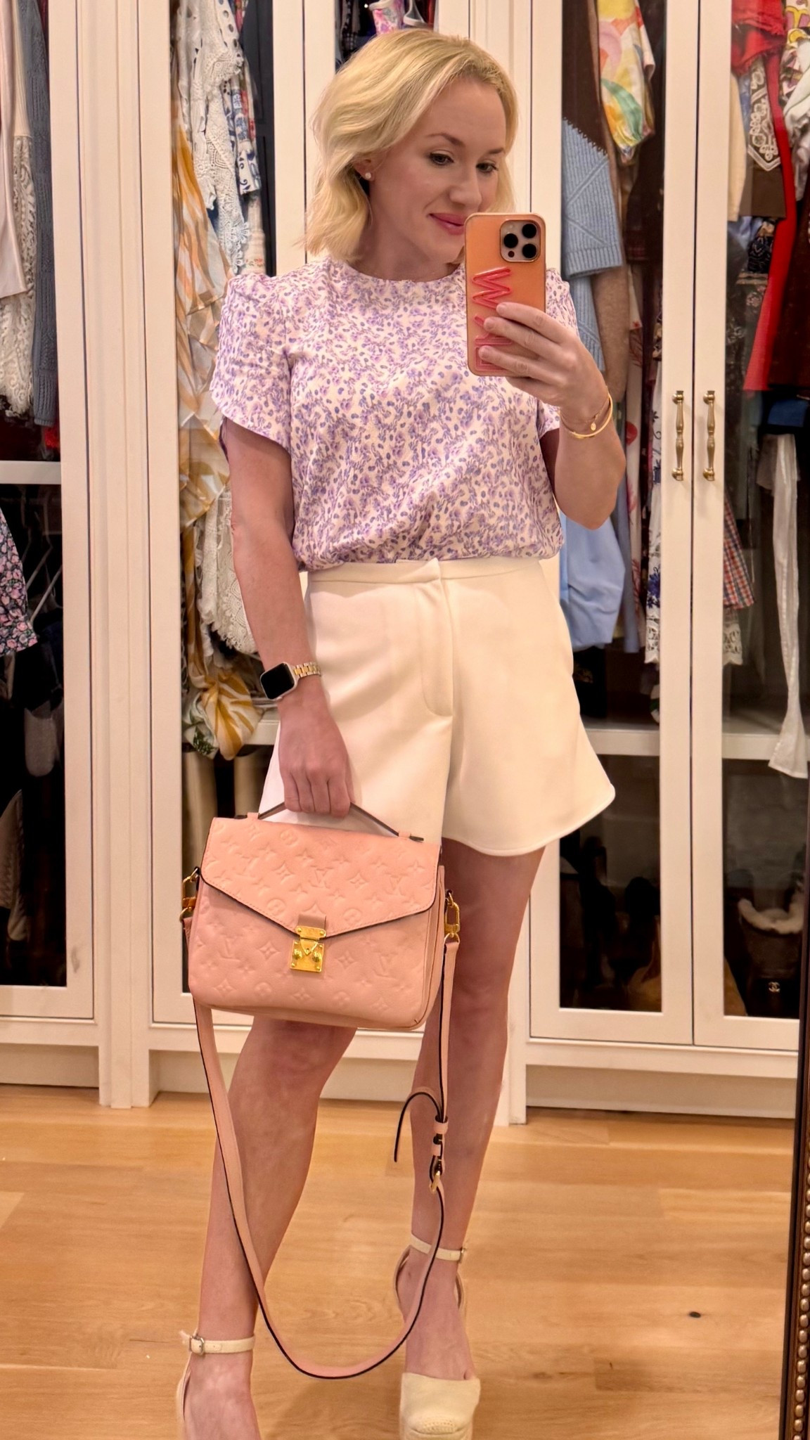 Tuckernuck top size XS. Tuckernuck shorts. Spring style. Spring look. Spring floral blouse. Petite style 

#LTKootd #LTKPetite #LTKSeasonal