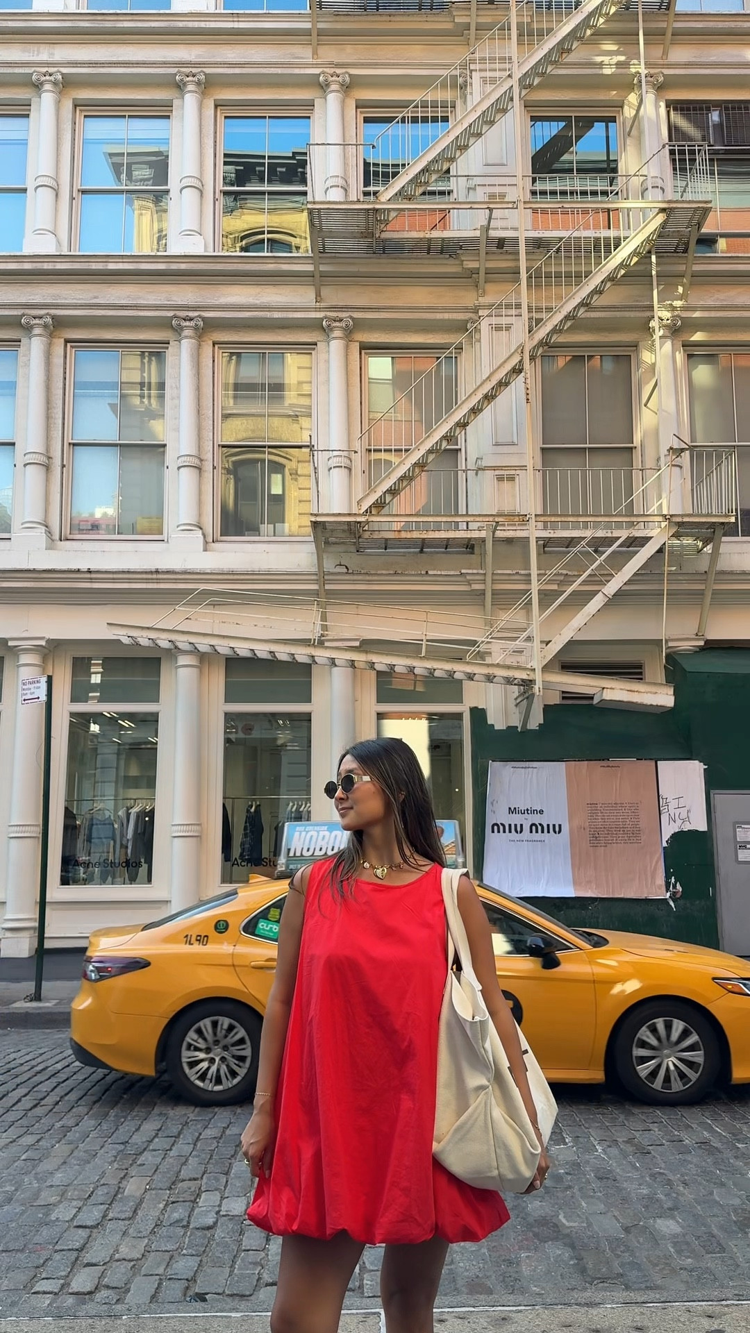 A pop of red ❤️🚖

#LTKWorkwear #LTKStyleTip