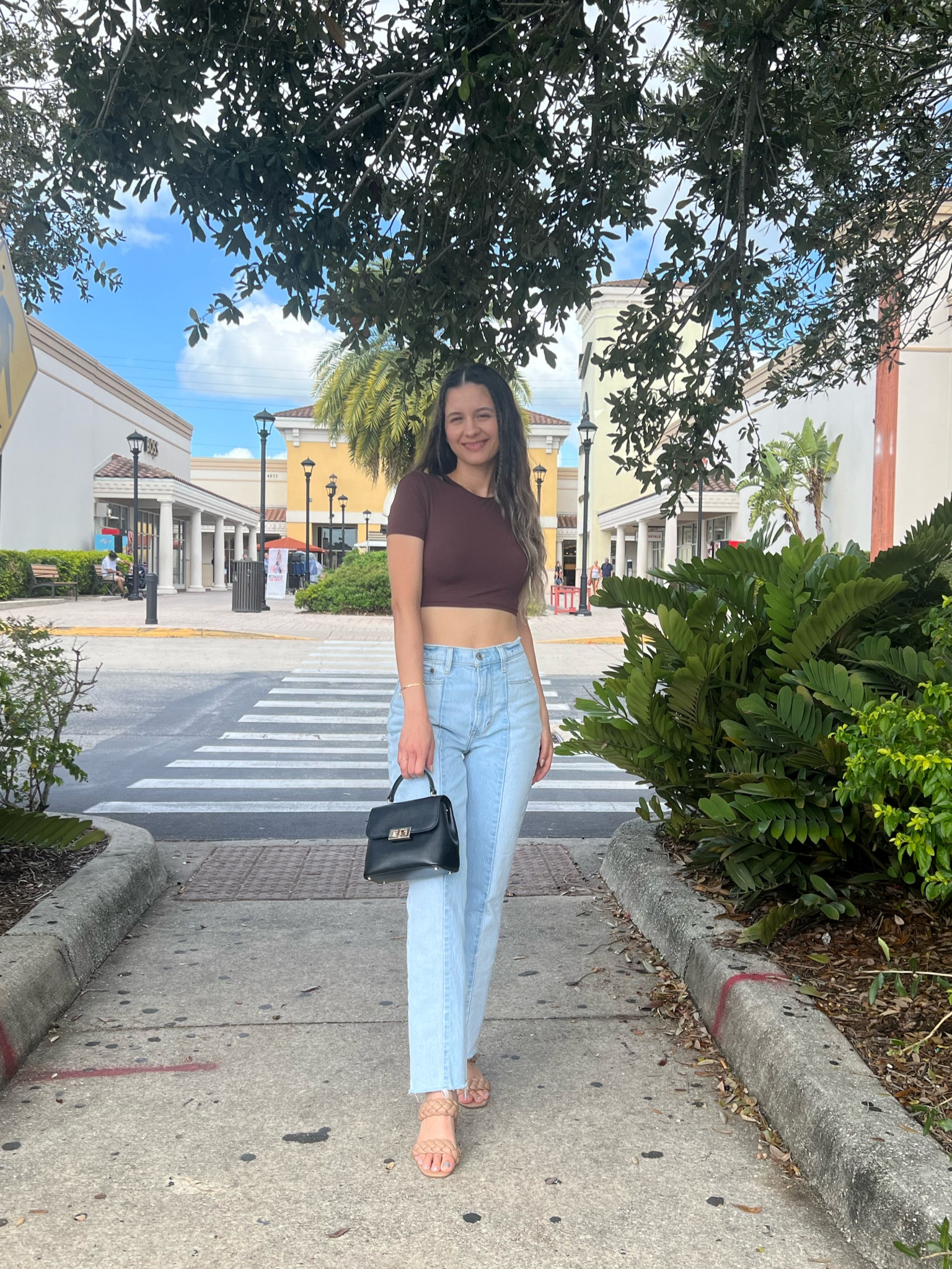 ✨Some of my favorite jeans are on sale ✨
Don’t miss out!!!
Size: 25 short
#abercrombie #jeans#LTKGiftGuide 

#LTKFindsUnder100 

#LTKSaleAlert