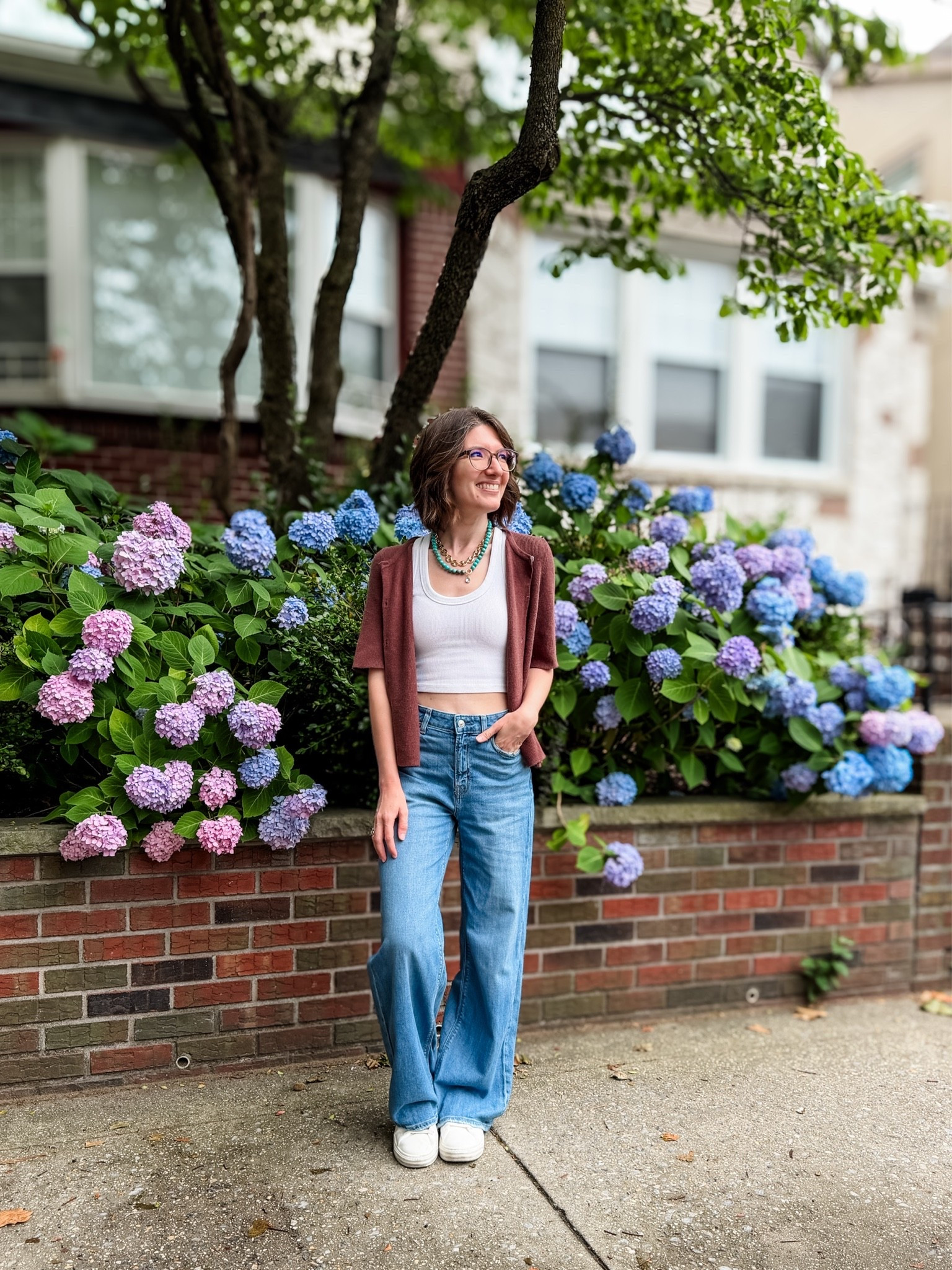 Short sleeve sweater : TTS (obsessed, I have 3 colors!!) so soft and washes well (I don’t put it in the dryer)
Tank: TTS
Jeans: I size down 1 in the dreamy drape style
Sneakers: TTS

#LTKootd #LTKdayinmylife #LTKSaleAlert