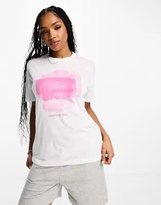 Pull&Bear tonal graphic t-shirt in white | ASOS (Global)