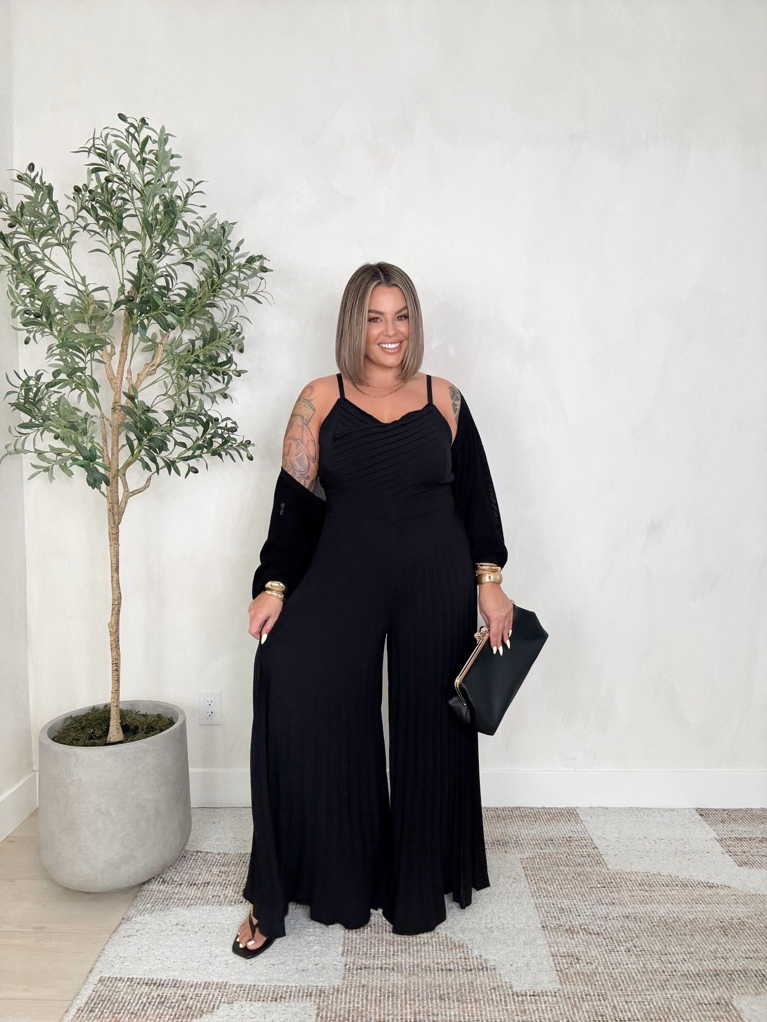 Shrug xxl 
Jumpsuit I did xl big it’s big I could do L 

Follow my LTK @shaynaslife on the @shop.LTK app to view this post and get my exclusive app-only content!

#liketkit 
@shop.ltk
https://liketk.it/62ASe