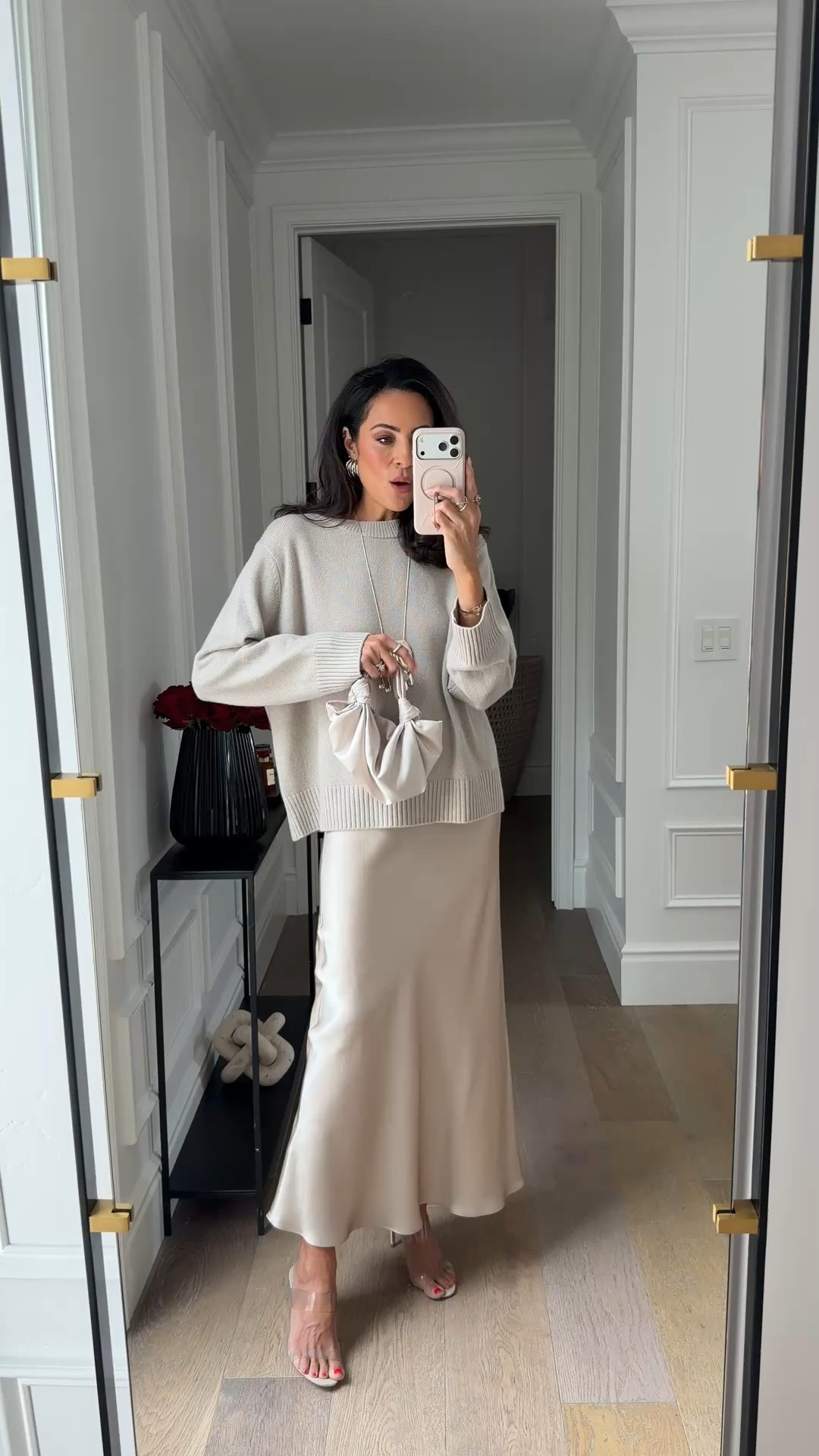 Holiday style in monochrome! 





Style, quince, cashmere 

#LTKHoliday #LTKOver40 #LTKSeasonal