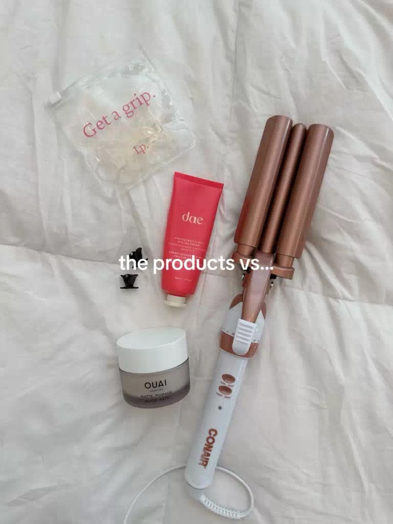 Trying out the delaney childs messy bun on my short hair 🌟 I think it turned out so cute!! 

#LTKbeauty #LTKstyletip #LTKVideo