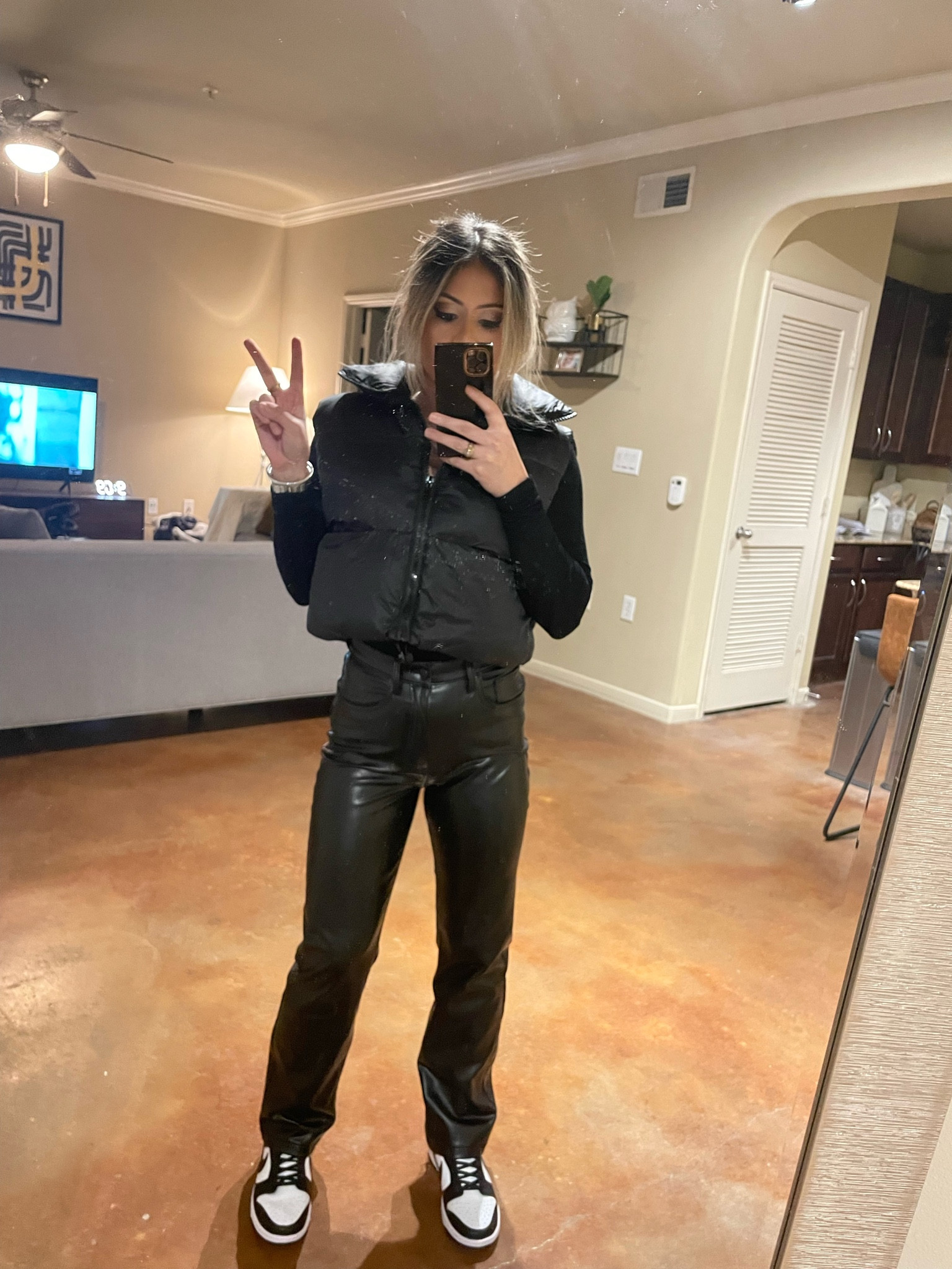 Winter casual outfit
Nike low dunks
Puffer vest 


#LTKfit #LTKSeasonal #LTKstyletip