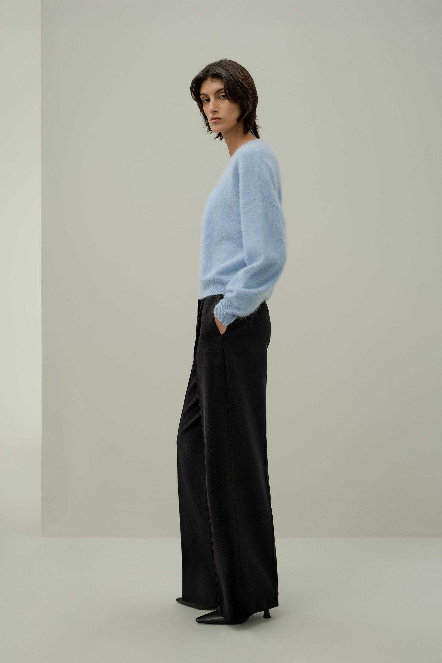 Relaxed Drop-Shoulder Cashmere Sweater | LILYSILK