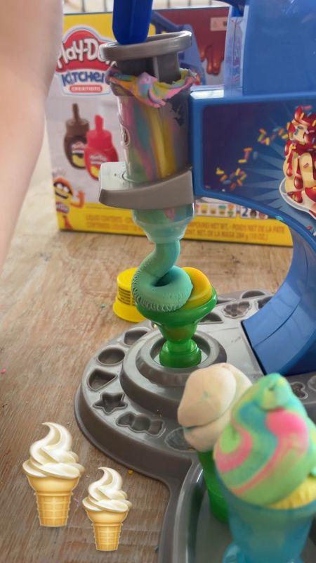 Love this new ice cream play doh toy! 
