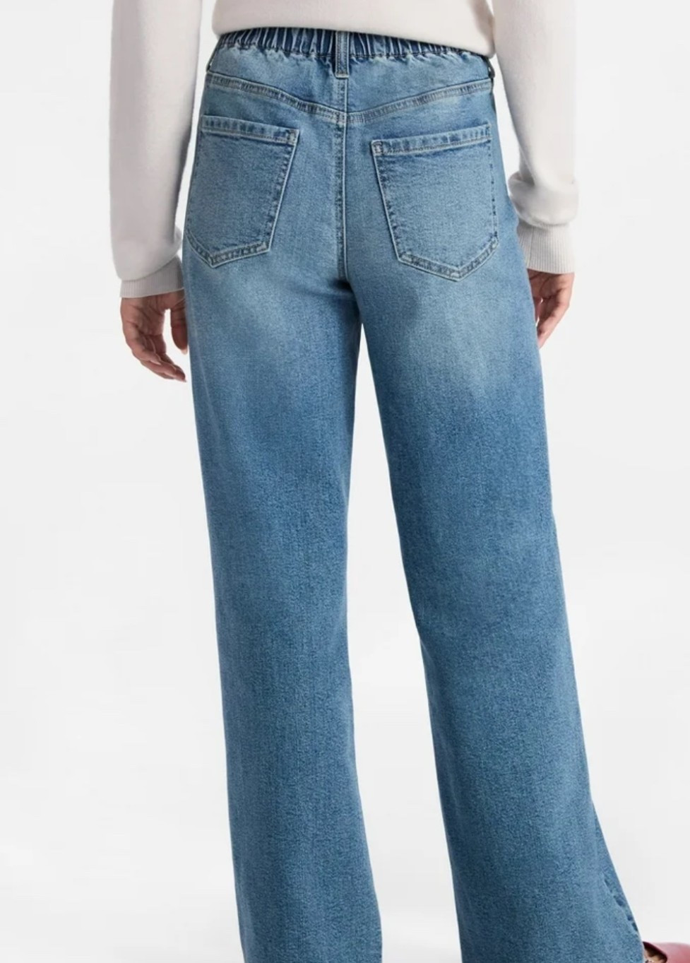 Women’s jeans with a back stretch waistband! 

#LTKFindsUnder50