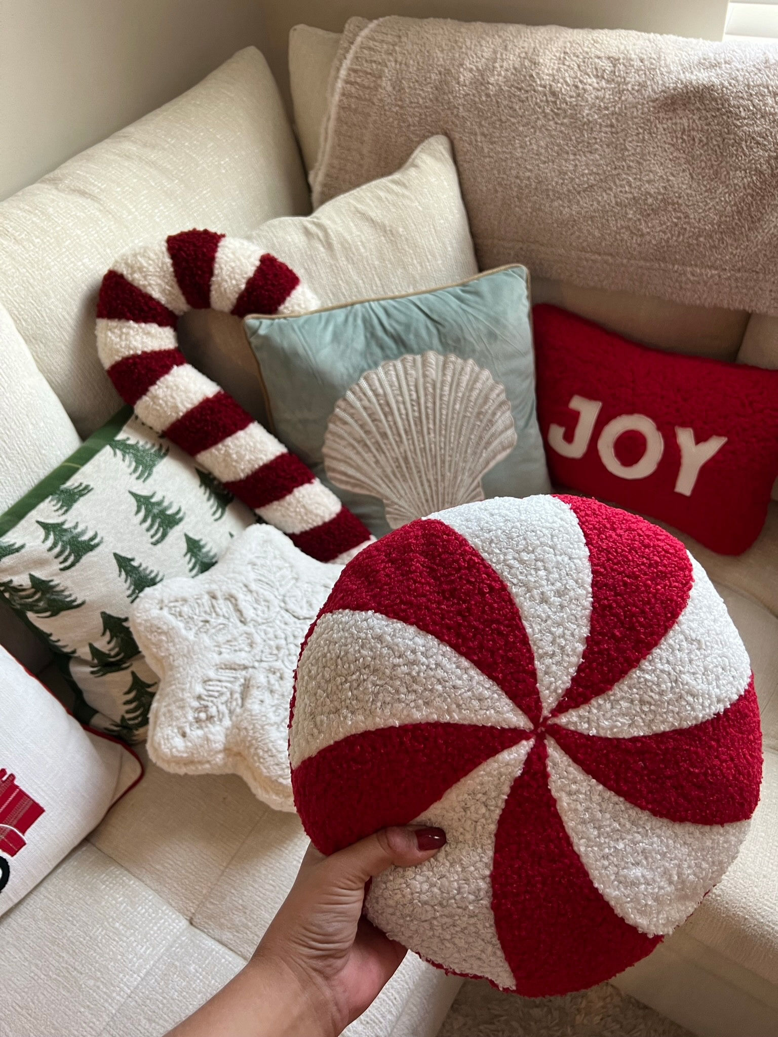 affordable Christmas pillows and holiday pillows 

 #LTKHome