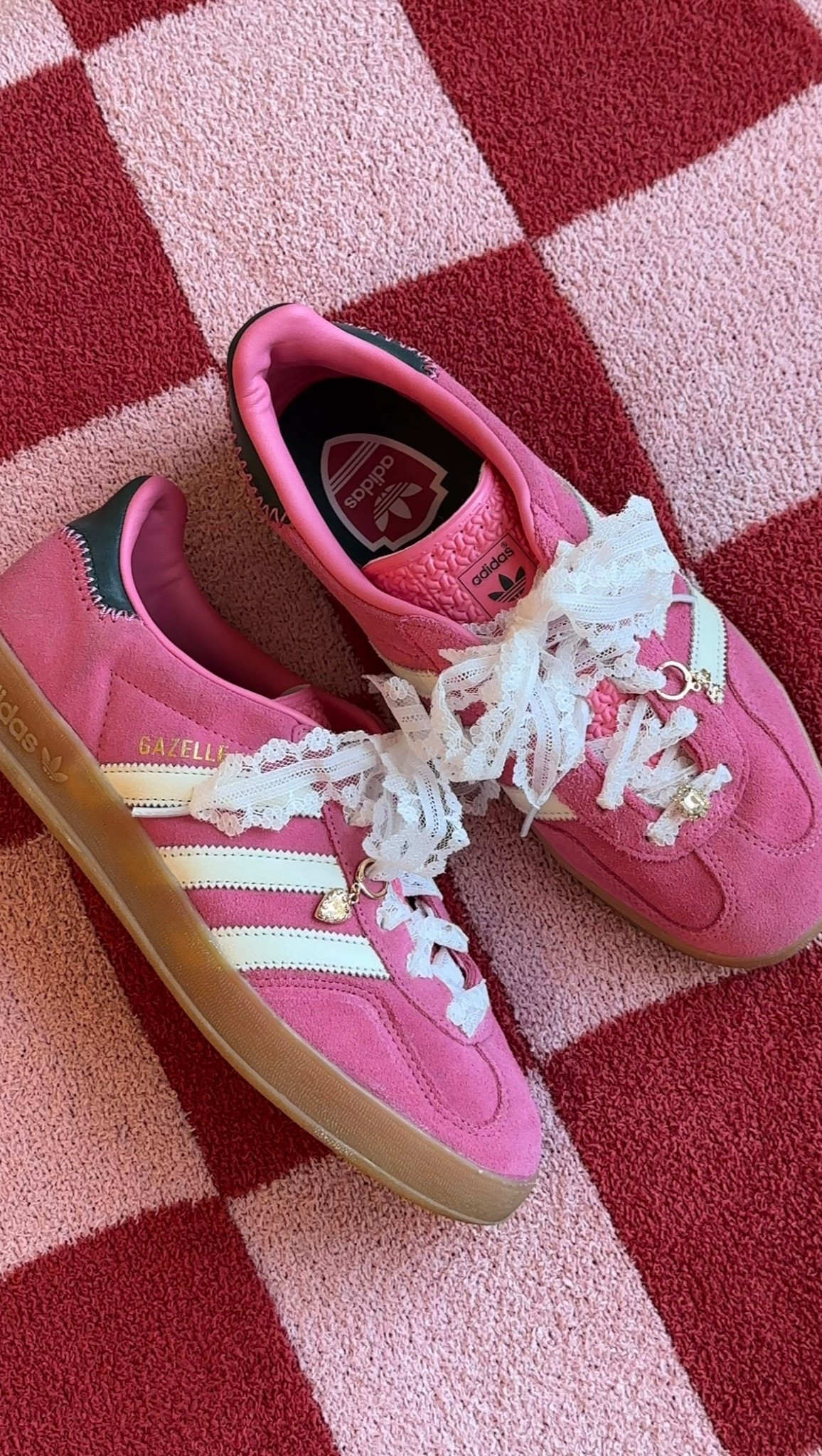 These lace shoe laces are soooo cute😍

#LTKootd #LTKFindsUnder50