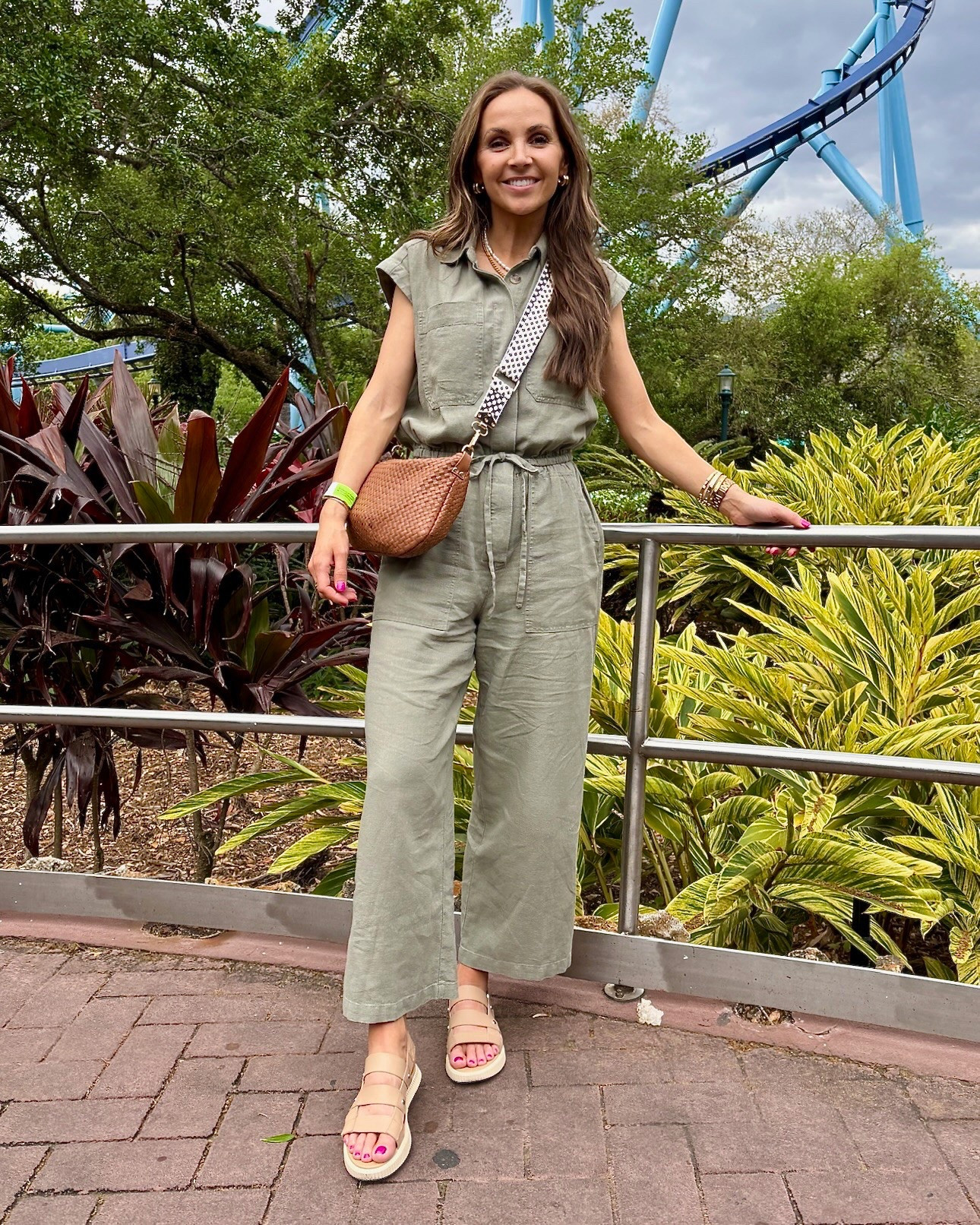 Amusement park spring break style with @target jumpsuit + @quince bag perfect to fit all the daily essentials 

#LTKTravel #LTKItBag #LTKSeasonal
