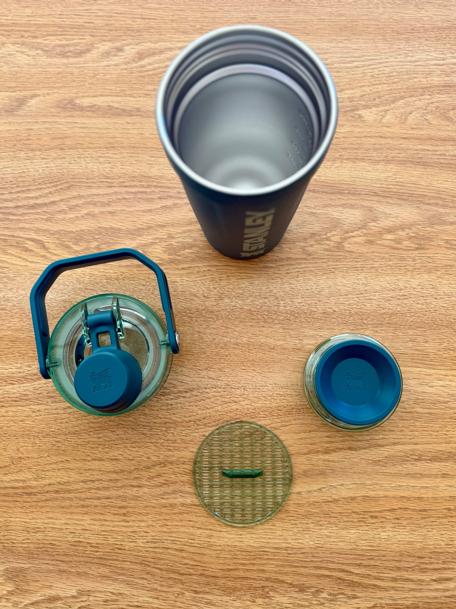 Stanley Vitalize Protein Shaker — stainless steel shaker bottle in Coastal Teal

Stainless steel protein shaker with built-in strainer for smooth shakes (no clumps), leakproof lid, and sturdy carry handle. This is the Coastal Teal color but they just launched several new spring colors too.

#stanley1913partner @stanley_brand #ad

#LTKfitnessgoals #LTKActive #LTKHome