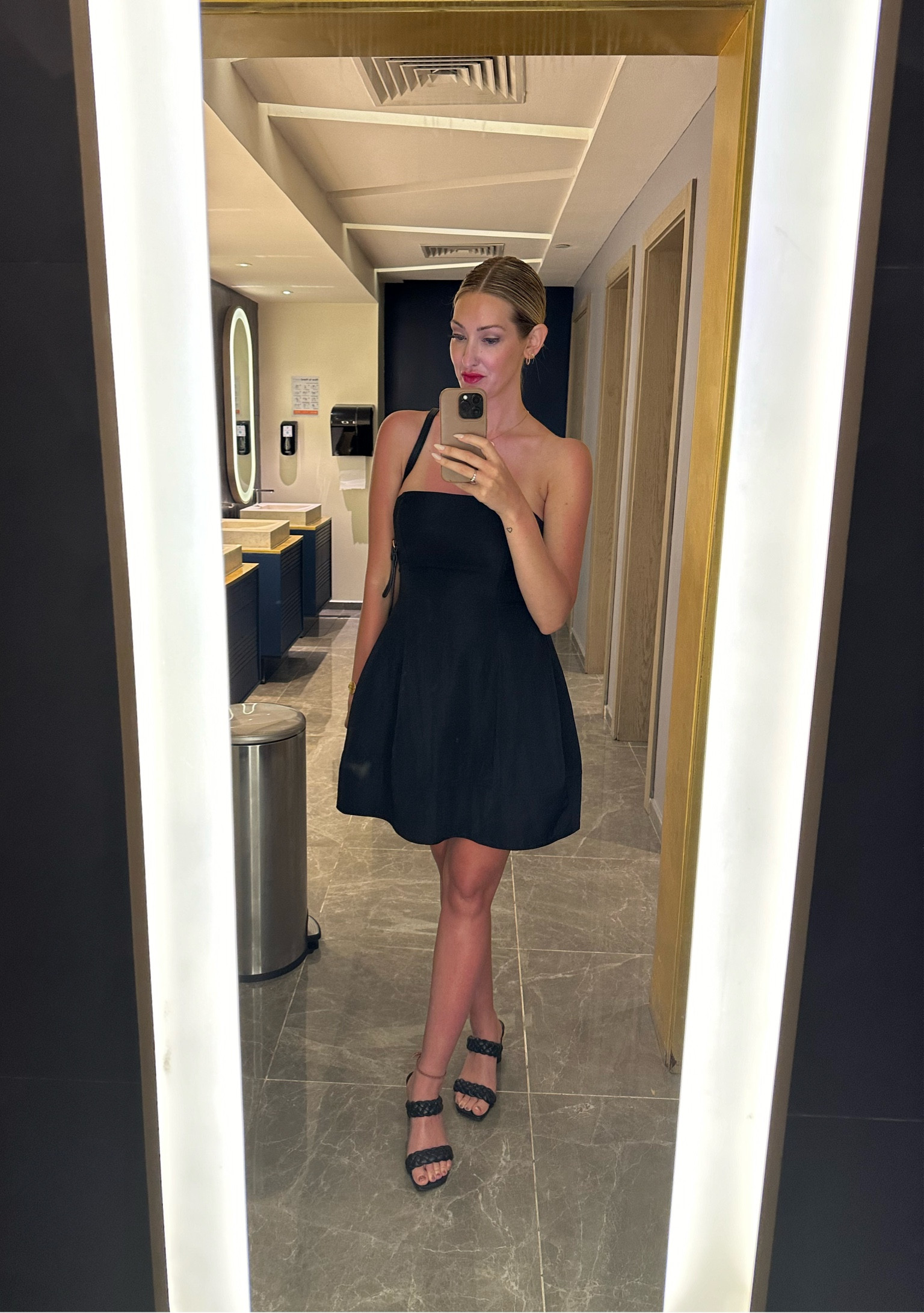 The perfect LBD #littleblackdress #LBD 


#LTKfindsunder100 #LTKwedding #LTKstyletip