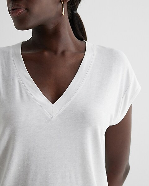 Supersoft Linen-Blend Skimming V-Neck Tee | Express