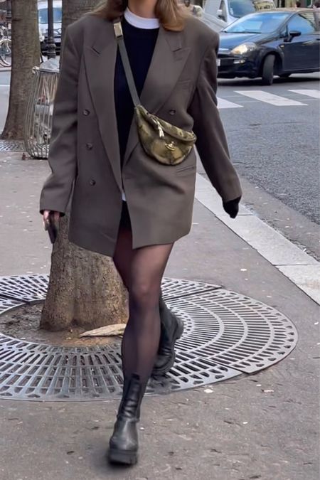 The perfect blazer look in Paris