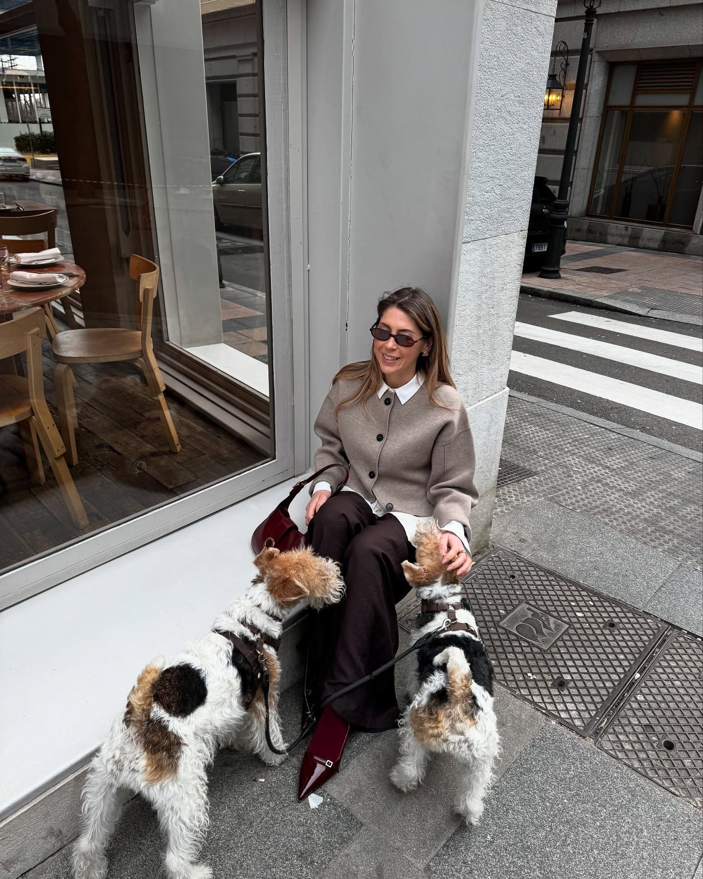 Ein Spaziergang durch Madrid 🤎

Brown wide leg pants, braune hose, weite hose, sommerhose, frühlinsoutfit 2025, soring outfit, strickjacke, cardigan, knitwear


#LTKdeutschland #LTKworkwear #LTKstyletip
