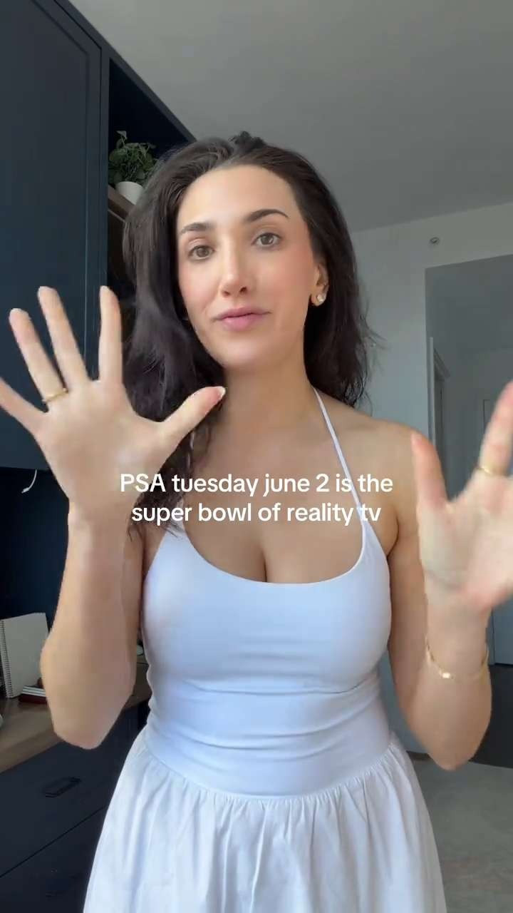 the reality tv girlies have been waiting for this one 😗😗😗 #loveisland #summerhouse 

 