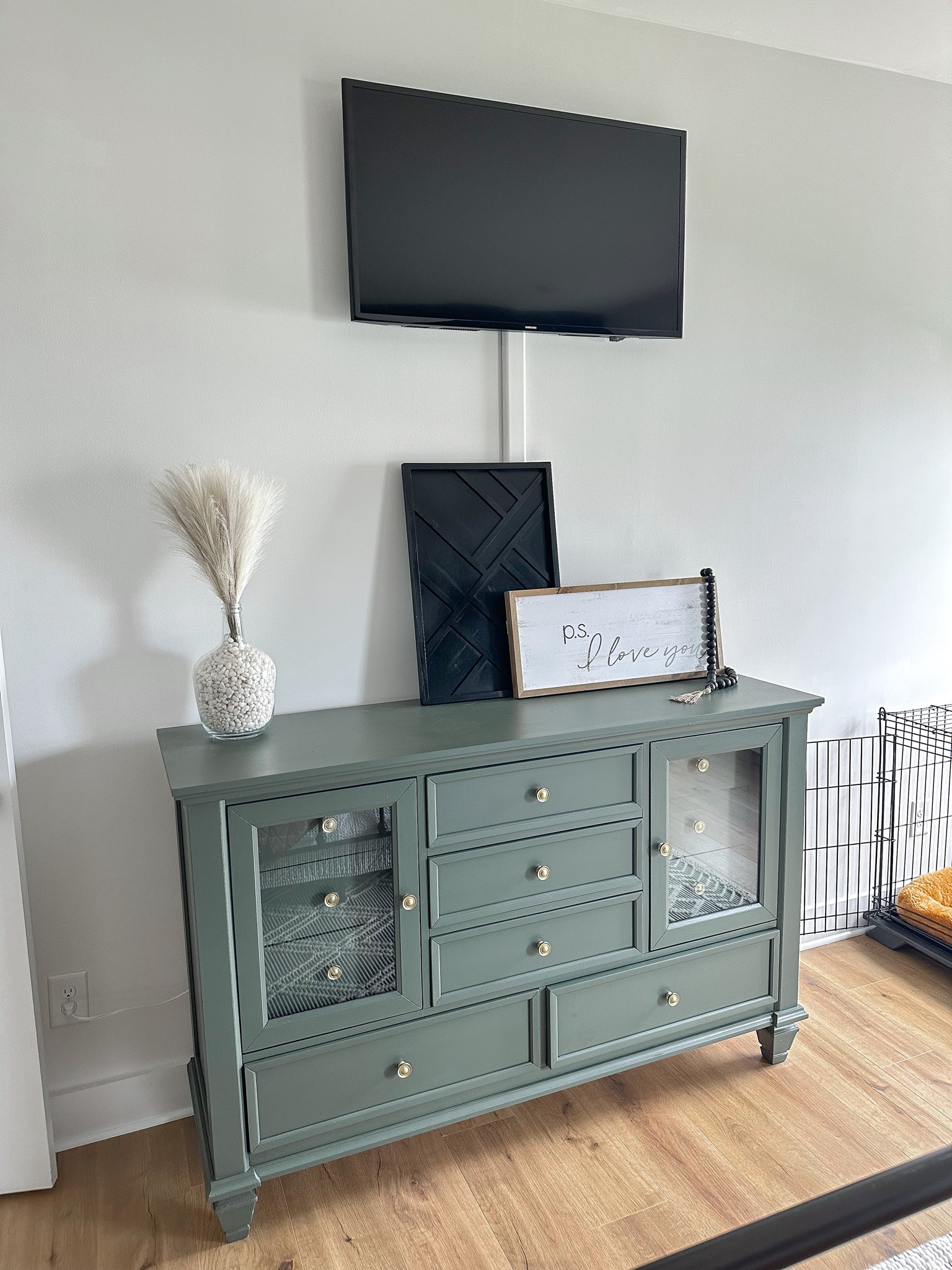 Bedroom Decor 🖤

Dresser Color — Pewter Green

modern farmhouse home decor | master bedroom home decor



#LTKhome