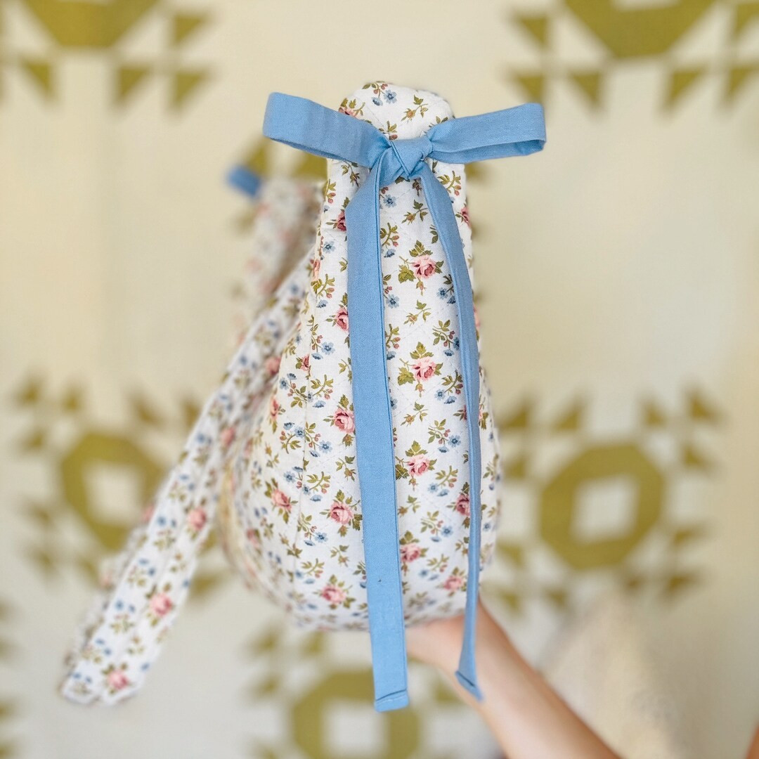 Quilted Crescent Bow Bag: Floral w/ blue bows | Etsy (US)
