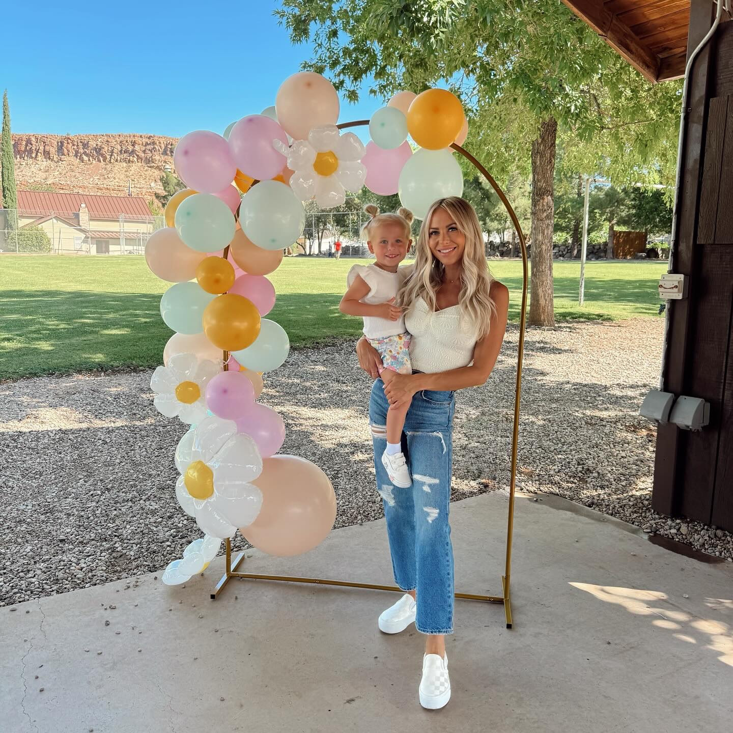 young wild and 3 🌼🩷✌🏽

today we celebrated Giselle! We are so grateful for our family & friends that made her day so special!