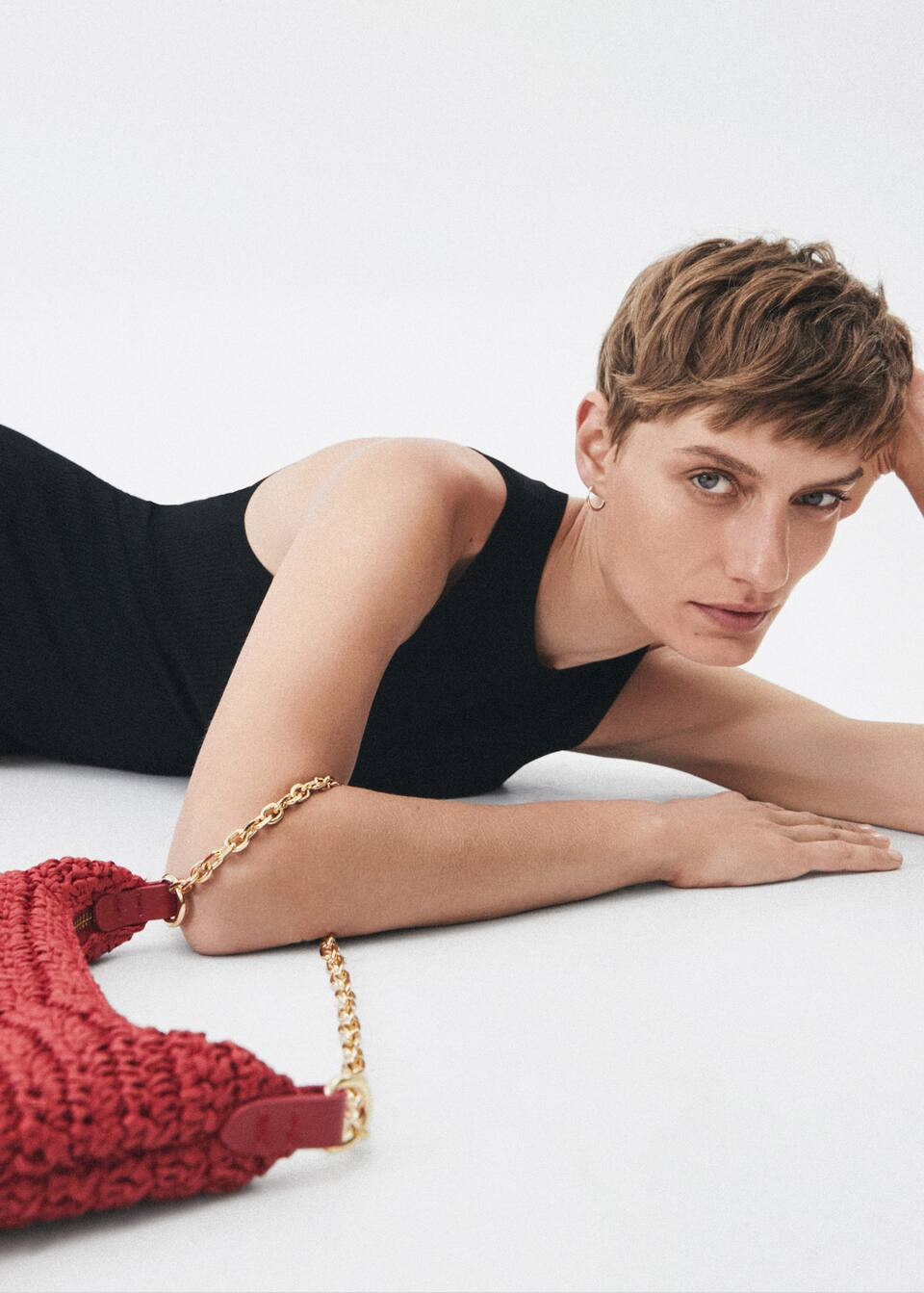 Raffia baguette handbag | MANGO (US)