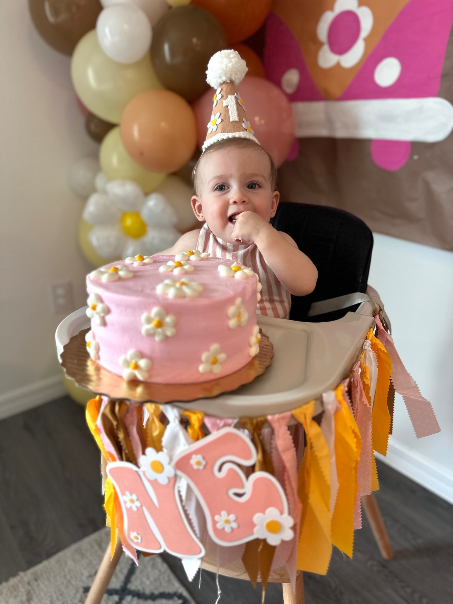 She’s a groovy one ✌🏼we had the best time celebrating Miss Kollins birthday. She was loving every second of being the birthday girl 🤭🥳 
.
.
.
#firstbirthday #birthdaypartydecor #firstbirthdayparty #firstbirthdaytheme #shesagroovyone #onegroovygirl #twogroovy #birthdaypartydiy

#LTKParties #LTKBaby #LTKKids