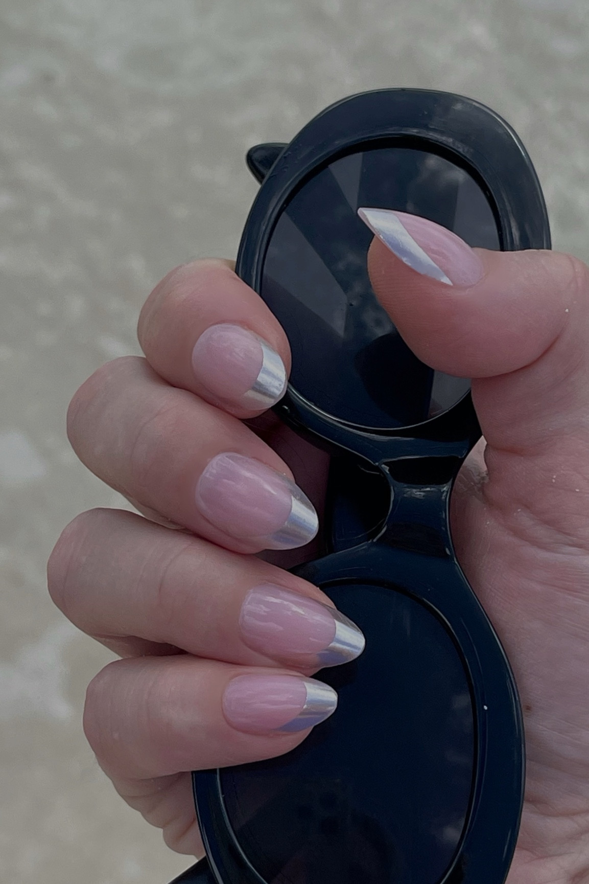 Holiday Nails | Silver tip French | Amazon Find | Press on nails #nails #amazon

#LTKbeauty #LTKCyberWeek #LTKHoliday
