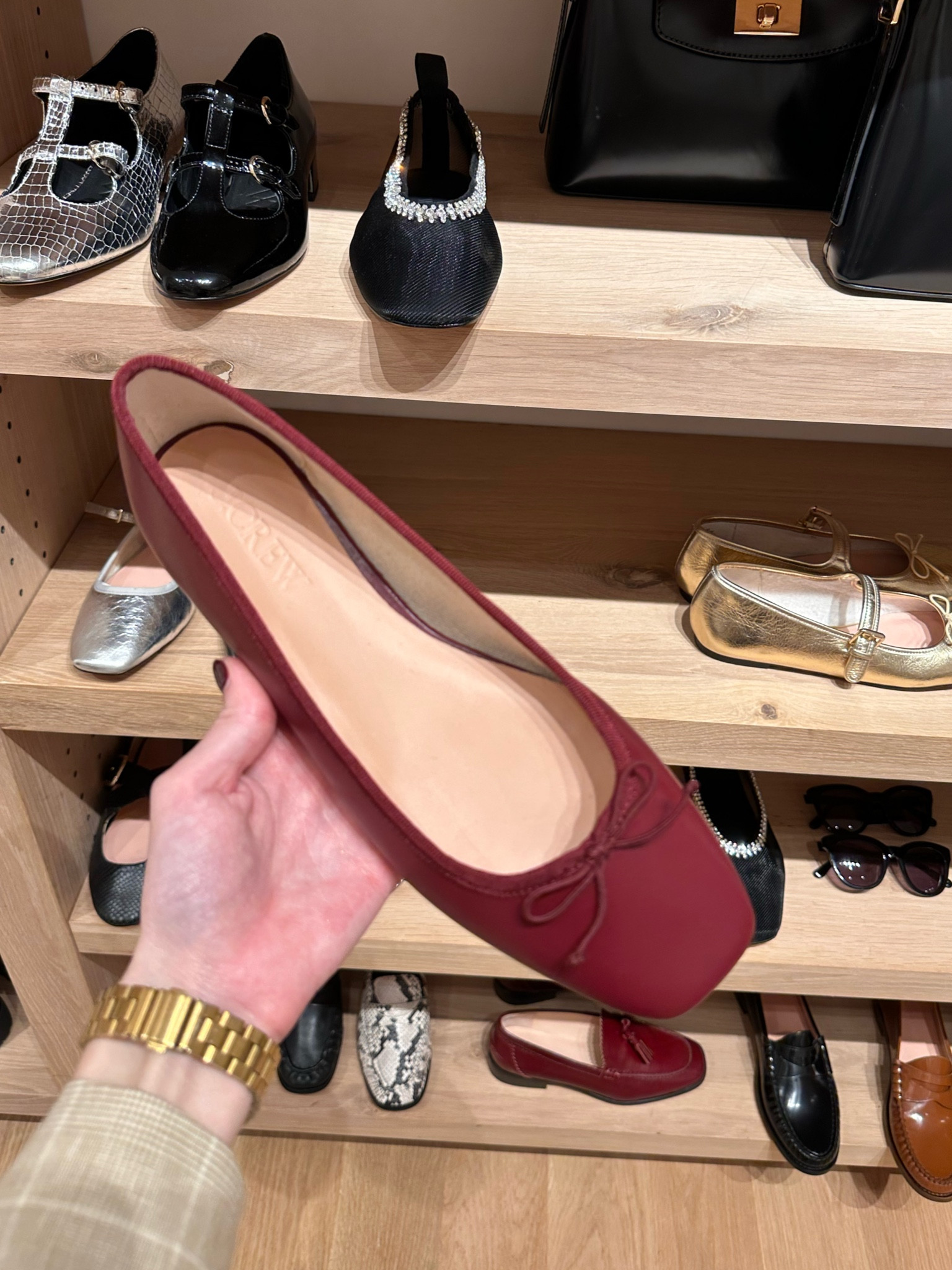 Yeah I think need these Burgundy leather ballet flats 

Ballet flats | gifts for her | red flats | Burgandy ballet flats | fall outfits | fall shoes 

#LTKShoeCrush #LTKHoliday #LTKGiftGuide
