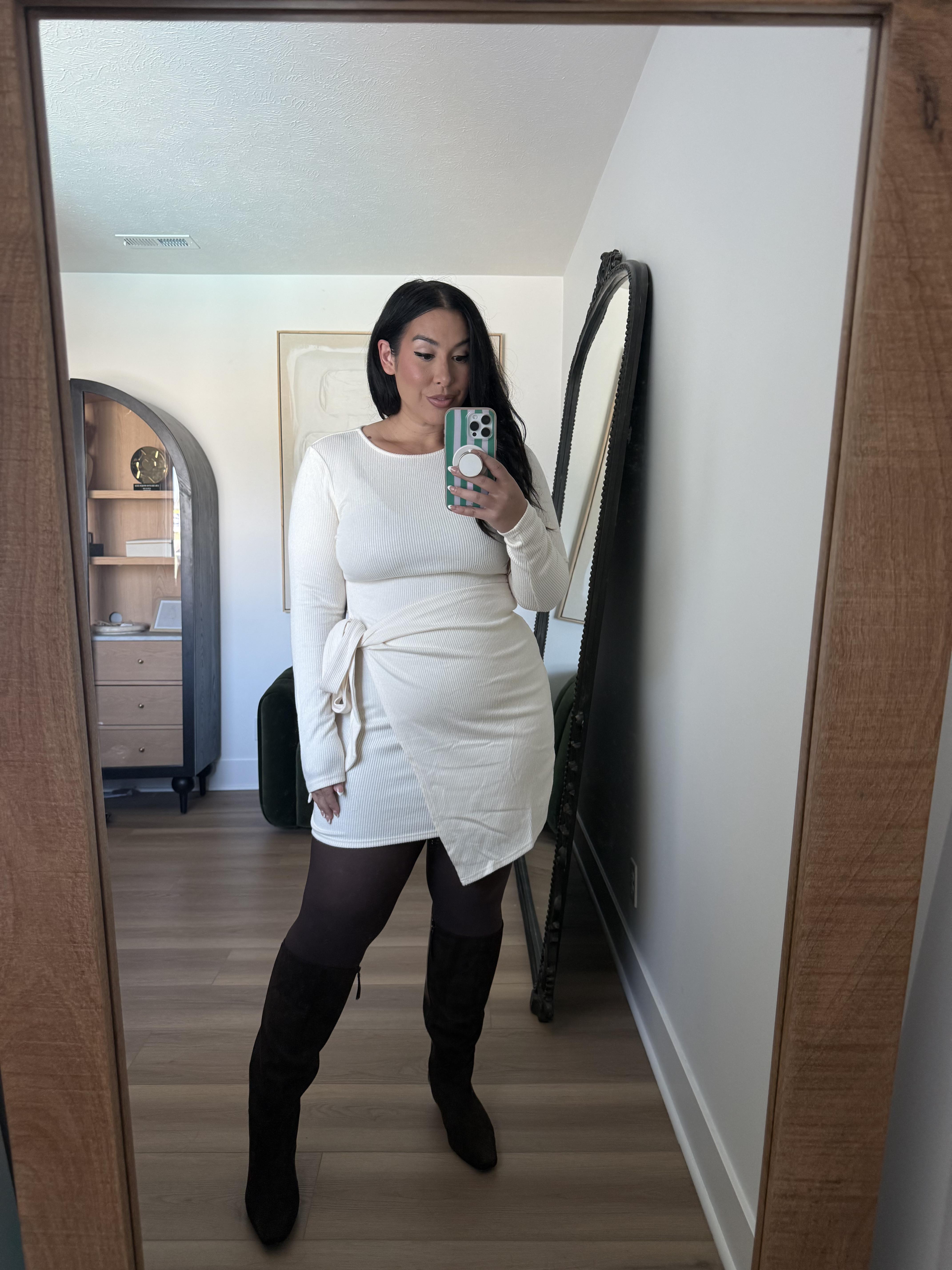 Not sure how I feel about this more fitted dress... it's a little too tight! Wearing an XL! lulus, plaid dress, fall style, fall fashion, midsize, curvy friendly 

 #LTKSeasonal #LTKMidsize