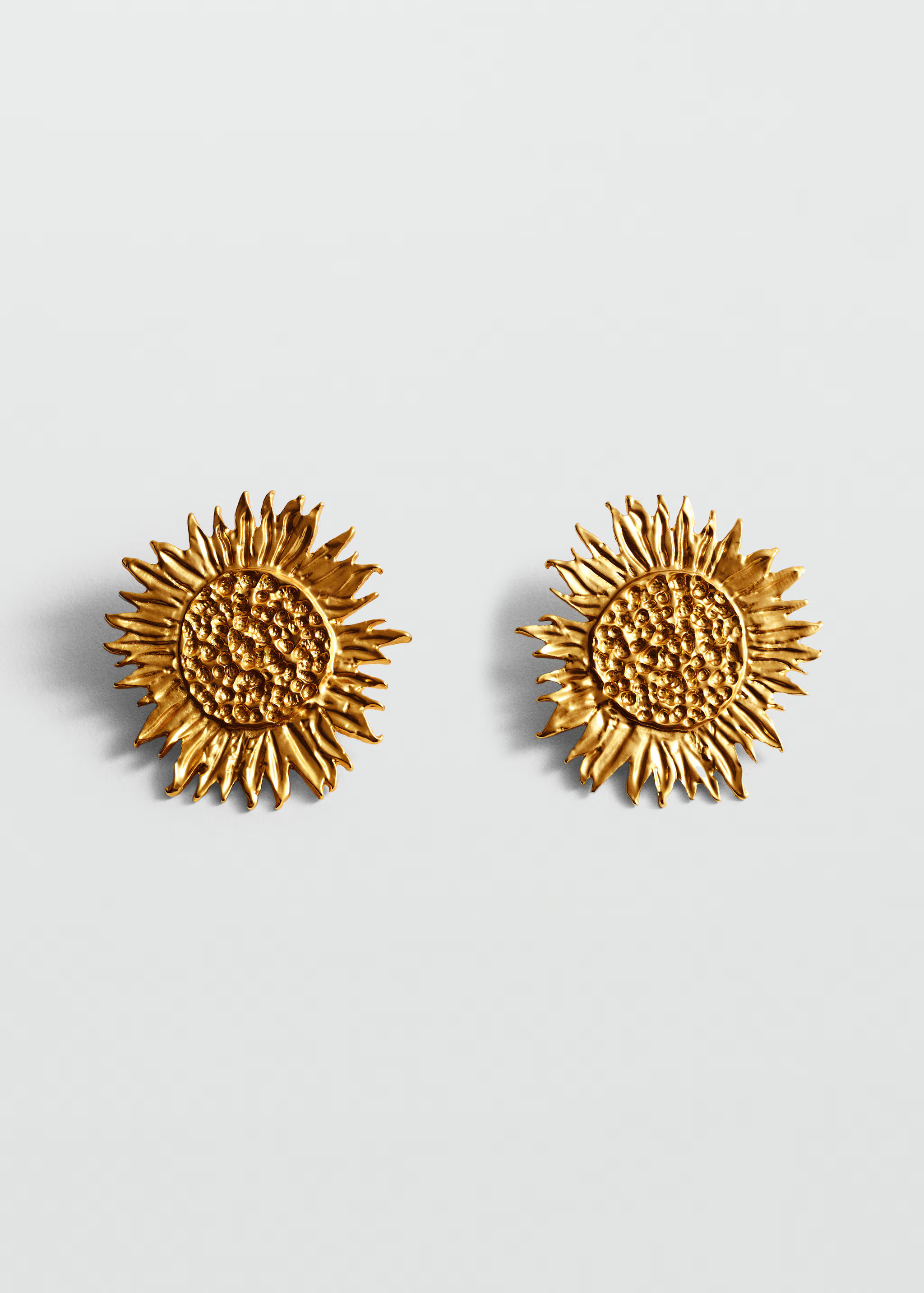 Maxi flower earrings - Women | MANGO United Kingdom | MANGO (UK)