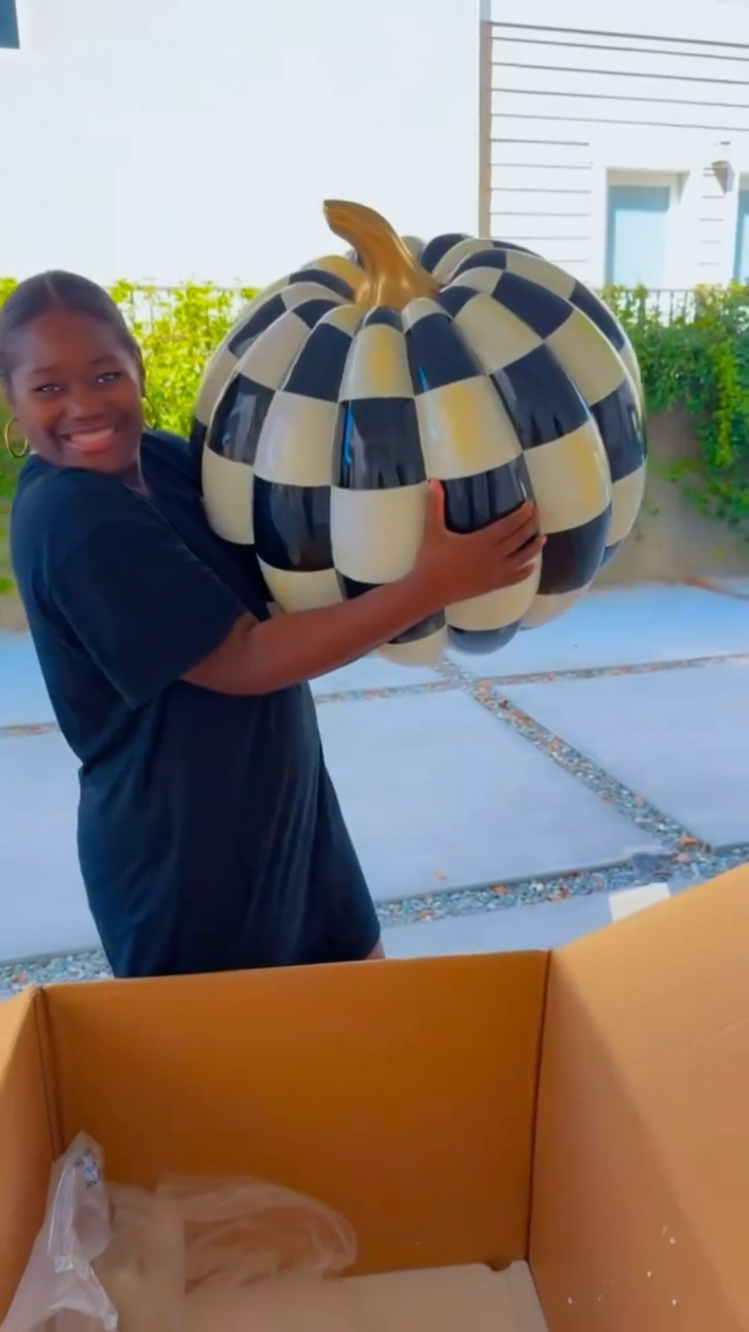 It’s pumpkin time!!! 🎃

#fyp #fall #autumn #pumpkin #falldecor #luxury #mackenziechilds