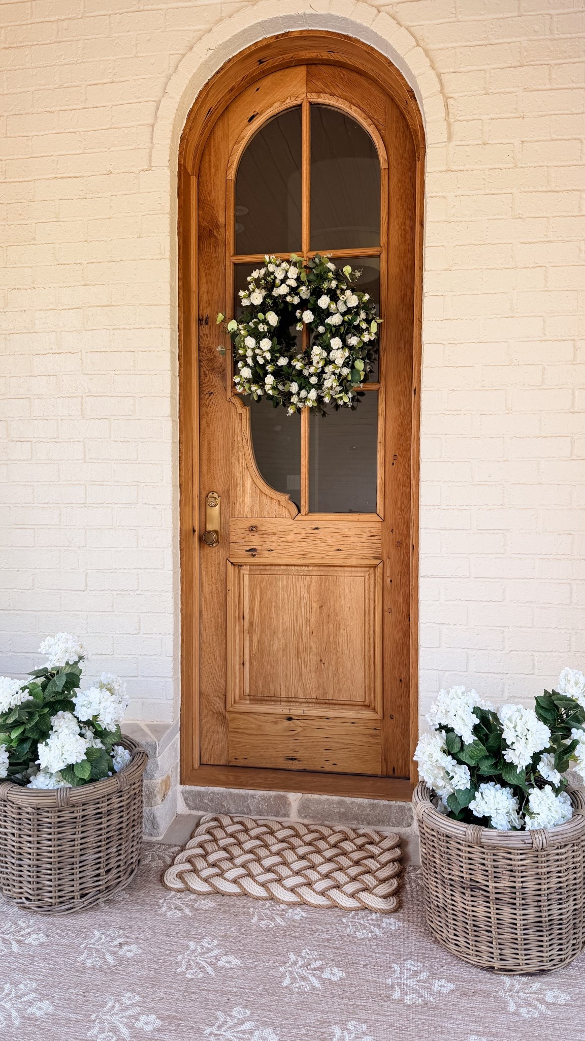 Obsessed with this wreath from @Wayfair ! Perfect for the spring and summer #ad #WayfairPartner #WishYouWereHere #Outdoor #Wayfair