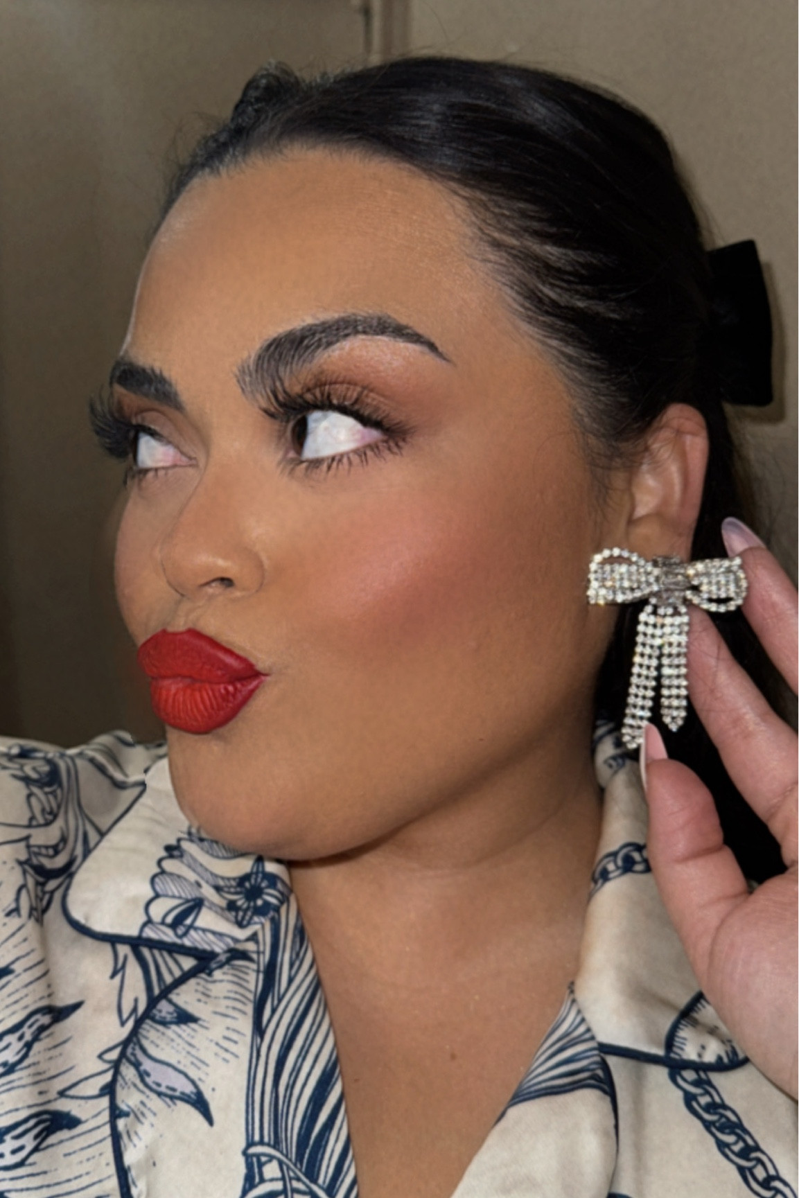 Adding a touch of whimsy with these adorable bow earrings! 🎀 Perfect for elevating any outfit with a bit of charm and elegance. They’re dainty yet make a statement—just the right accessory to make any winter look feel extra special. ✨

#BowEarrings #AccessorizeYourLook #WinterAccessories #DaintyJewelry #StatementEarrings #PlusSizeFashion #MidSizeFashion #ElegantStyle #LTKjewelry #LTKaccessories #LTKfashion