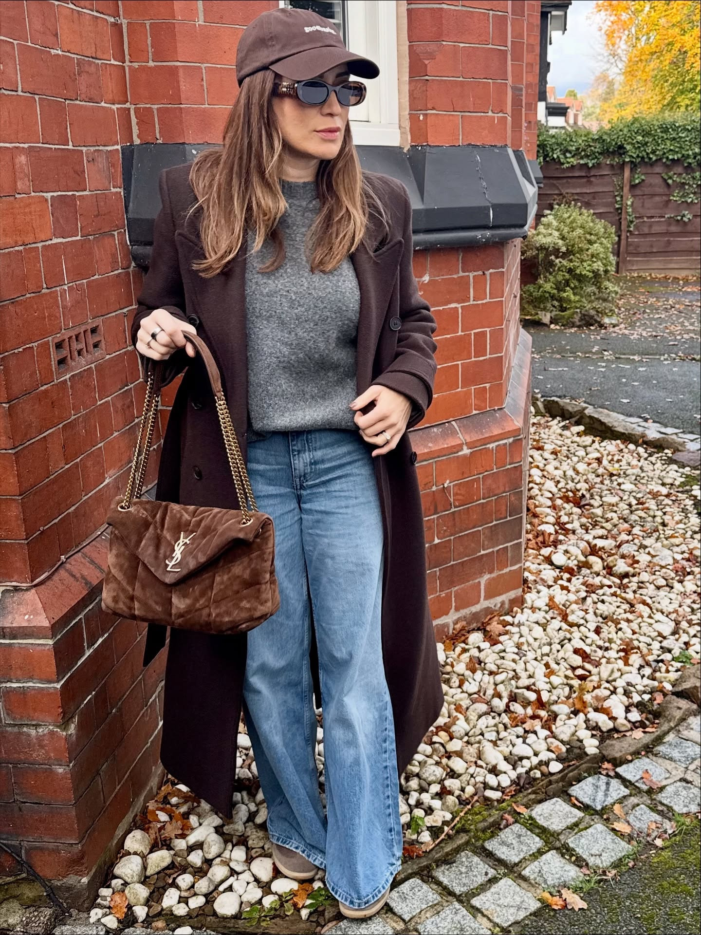 Autumn styling 🍂 style tip: start your outfit with your coat. It’s the first thing everyone sees at this time of year. 
I am loving the brown - grey - blue combo in outfit for autumn. 
My jeans are getting wider and the coats are starting to make an appearance now.