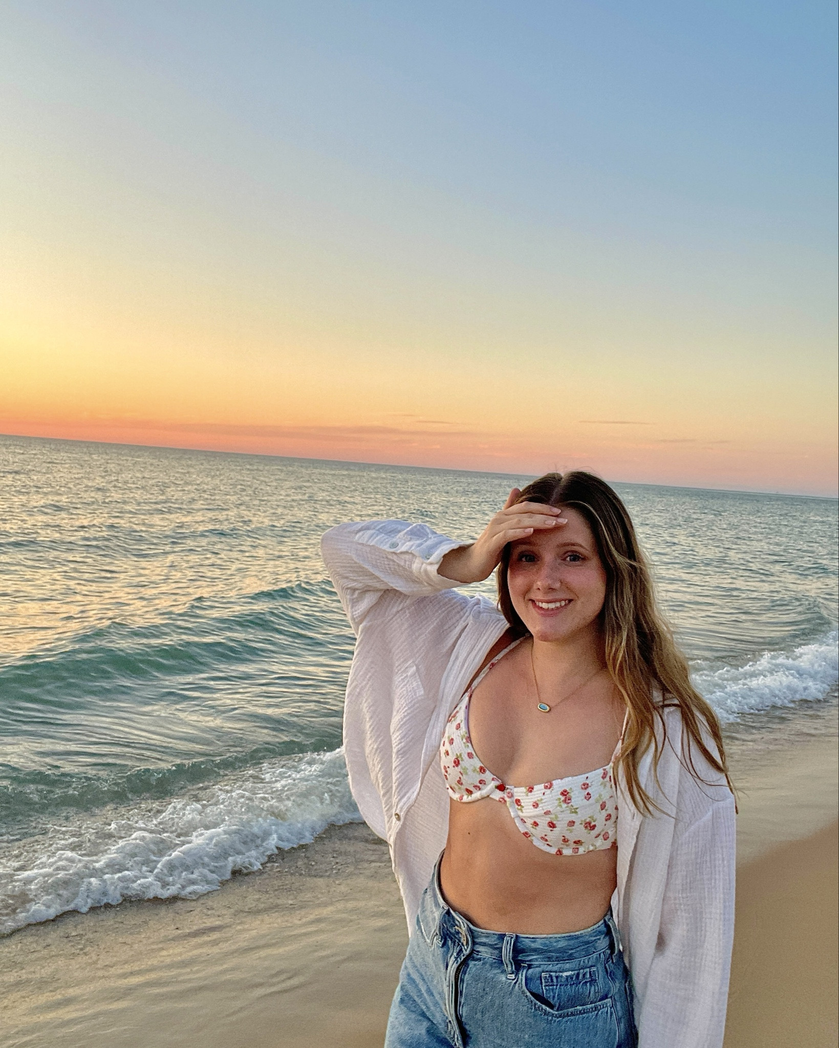 Hot Summer Nights 🤝🏼 Beach Outfits 

Linen long sleeve from BERLOOK
Swimsuit from City Beach Australia
Shorts from HOLLISTER 