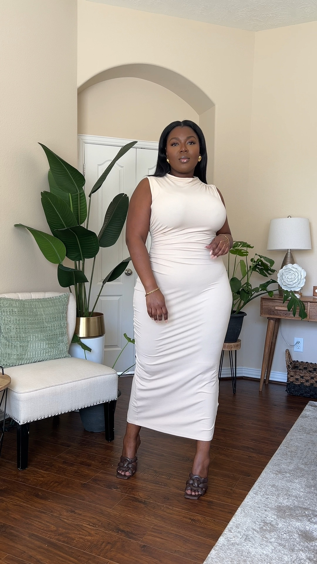 Just received my sleeveless bodycon dress and it's a dream come true! The buttery-soft fabric feels incredible against the skin, and the ruched detailing on one shoulder and at the waist adds a sophisticated touch. It's incredibly flattering and has just the right amount of stretch to hug the curves perfectly. A versatile piece that's as comfortable as it is stylish!

#LTKVideo #LTKmidsize #LTKfindsunder50