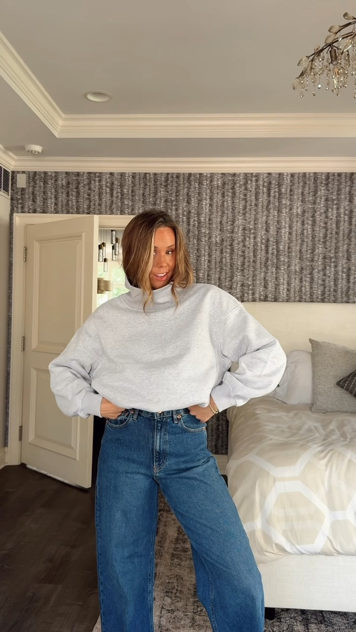 Your newest sweatshirt that MUST be added to your collection! 

#LTKSeasonal #LTKFindsUnder50 #LTKStyleTip