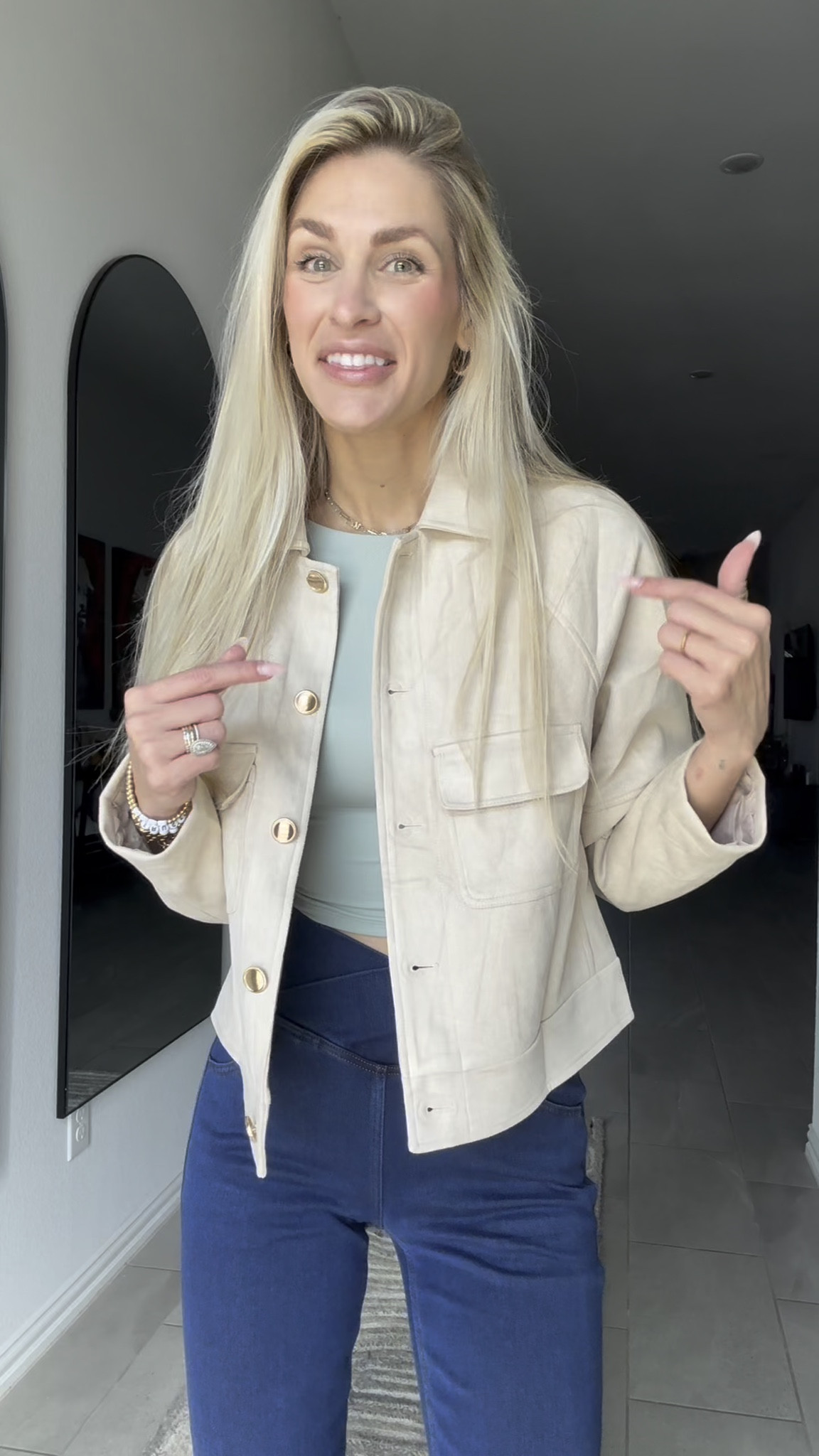 This faux suede cropped shacket is giving vintage barn vibes but make it trendy.
The suede feels soft and matte, not shiny, which makes it look way more expensive.
The button-down style makes it easy to layer over tanks, knits, or turtlenecks, and the cropped fit pairs perfectly with high-waisted jeans and boots.
It works for fall straight into winter and instantly adds that cool, effortless, cozy-cowgirl feel to any outfit.
If you love neutral, timeless layers—this one’s a must. 

 

#LTKCyberWeek #LTKgrwm #LTKootd
