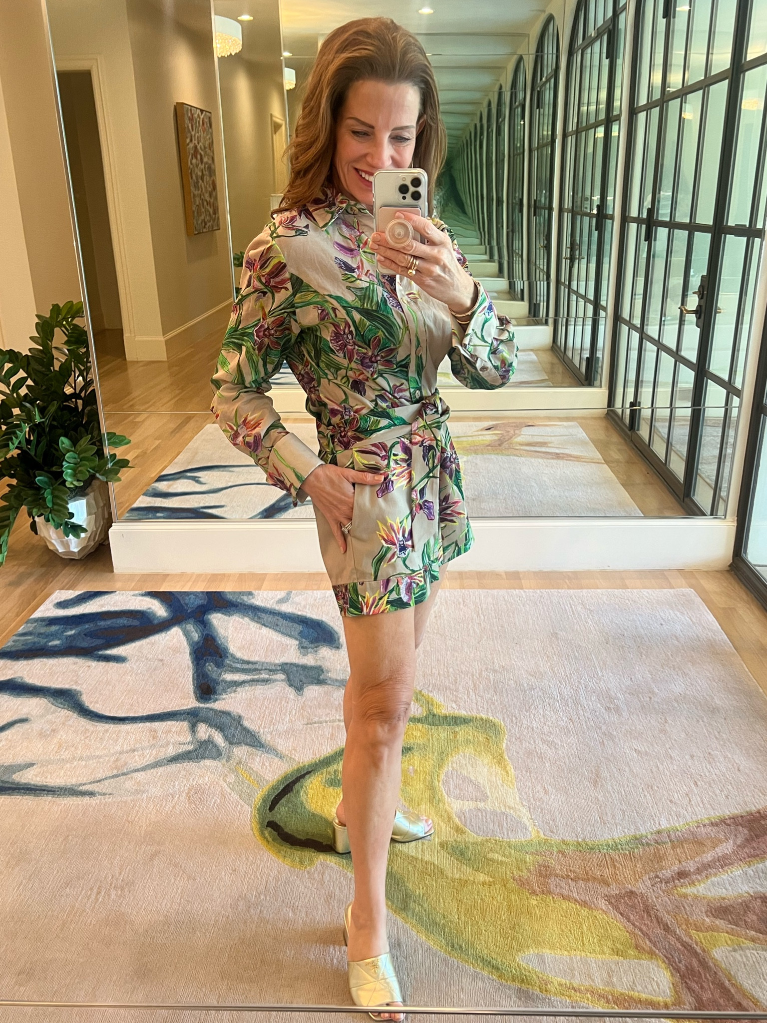 LOVE this fall transition look from Ala von Auersperg. The color, the print the design… FABULOUS! The tailored shorts with self tie belt is amazing especially with the pockets. Love the button up blouse paired with a neutral shoe.

#LTKover40 #LTKSeasonal #LTKstyletip