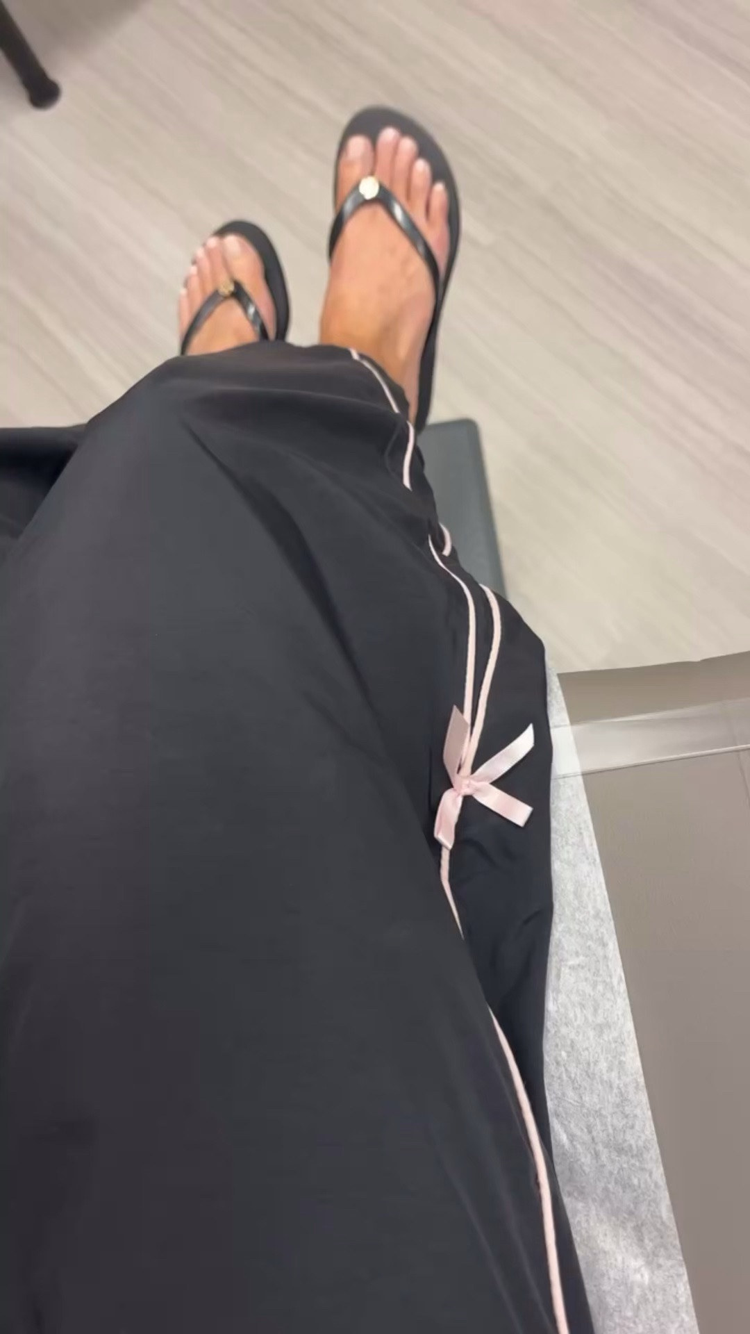 Drs office fit 😜
Track pants 
Bow pants 
Tory Burch flip flops 
Amazon fashion 
Spring outfit 
Momlife

#LTKdayinmylife #LTKmomlife #LTKOver40