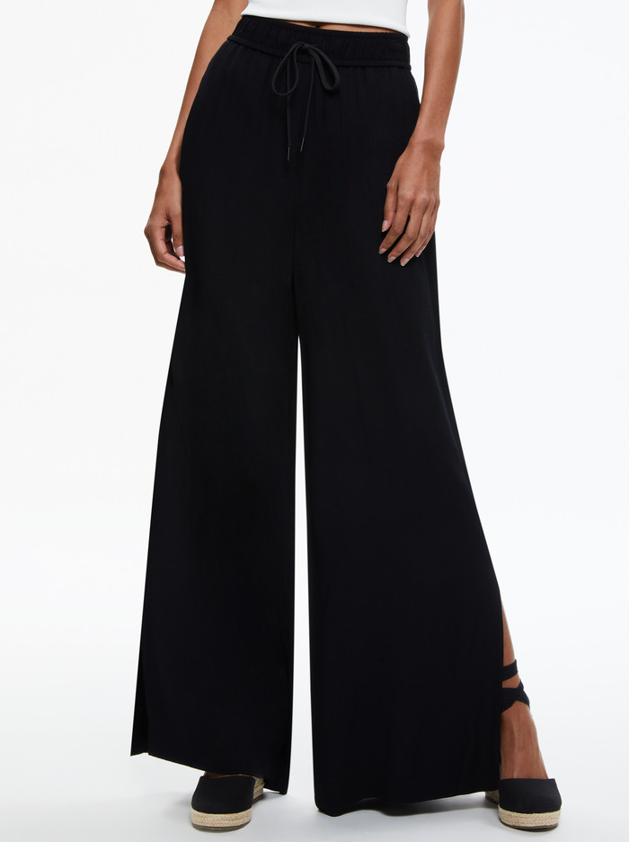 SAVETTA HIGH WAISTED WIDE LEG SIDE SLIT PANT | Alice + Olivia