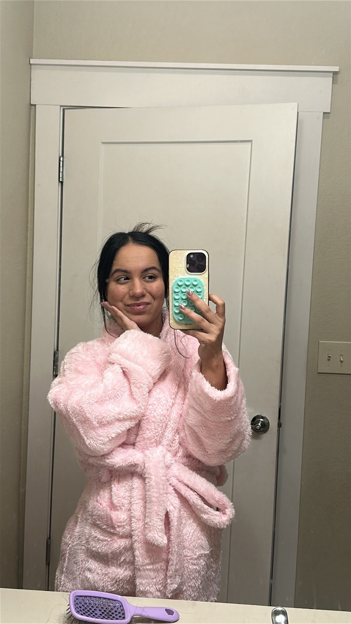 The coziest robe that doesn’t break the bank. 🎀

#LTKgrwm #LTKValentine #LTKBeauty