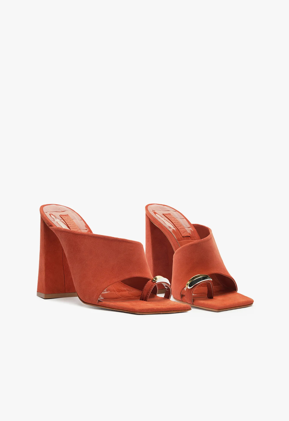 Jodie Sandal | Schutz (US)