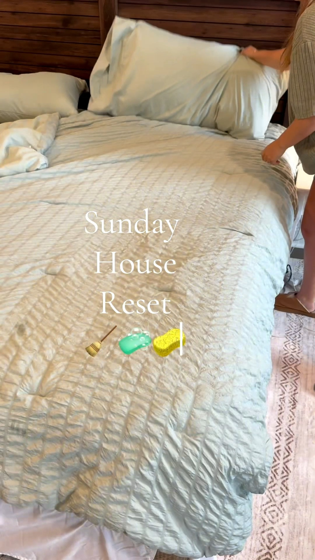 ✨ Sunday Kitchen Reset ✨
Starting the week with a spotless kitchen just feels right! 🧽 Today’s reset was all about clearing counters, deep wiping surfaces, and giving the floors a good mop so everything is fresh and ready for a new week.

Sunday reset, kitchen cleaning, home organization, kitchen reset, mopping floors, surface wipe down, cleaning motivation, tidy kitchen, home refresh


#LTKHome #LTKFindsUnder50 #LTKFindsUnder100