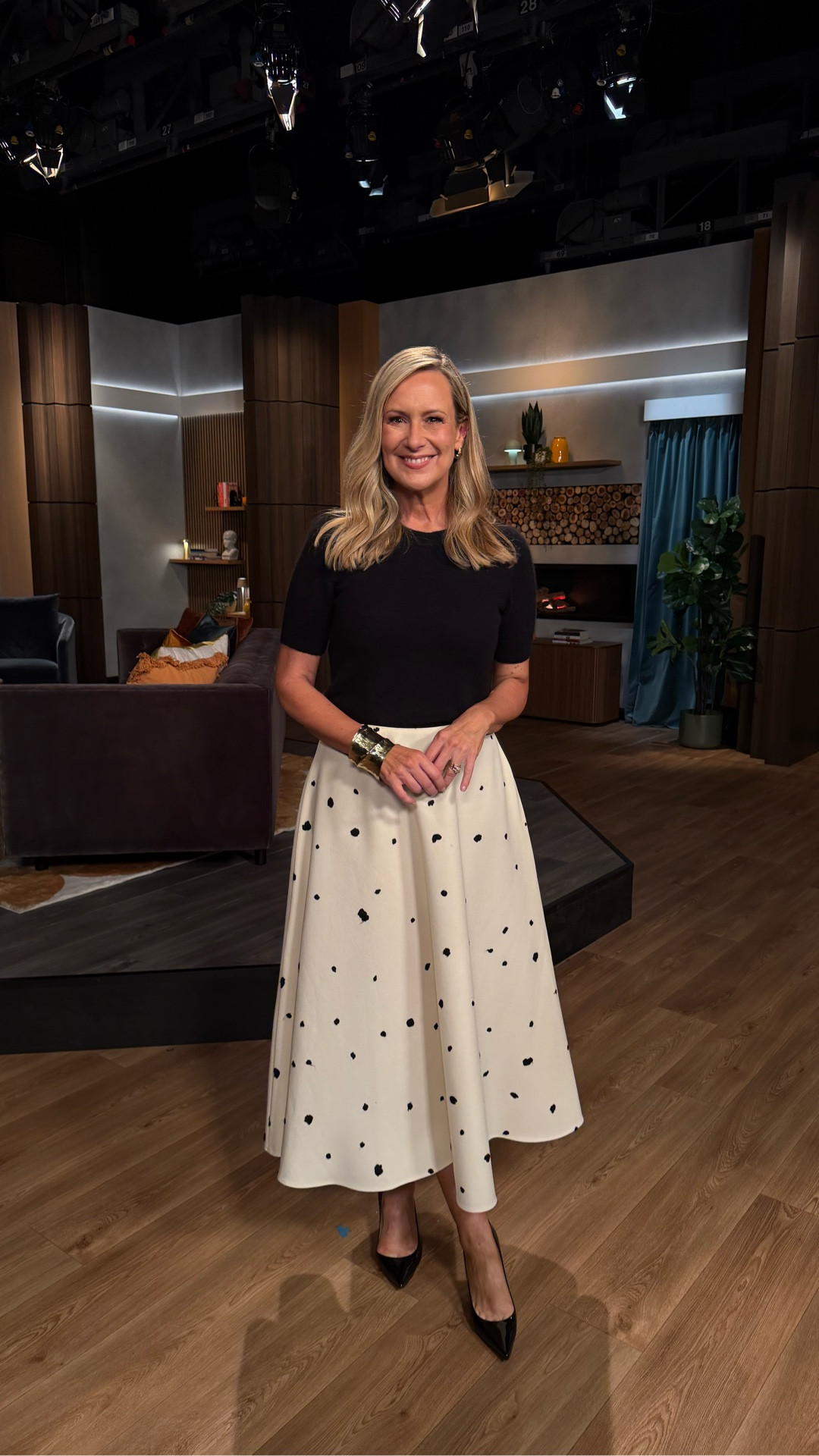 Black & white for this week on the House of Wellness! My top is a cashmere tee from Scanlan Theodore a few seasons backk

#LTKover50style #LTKaustralia #LTKautumn