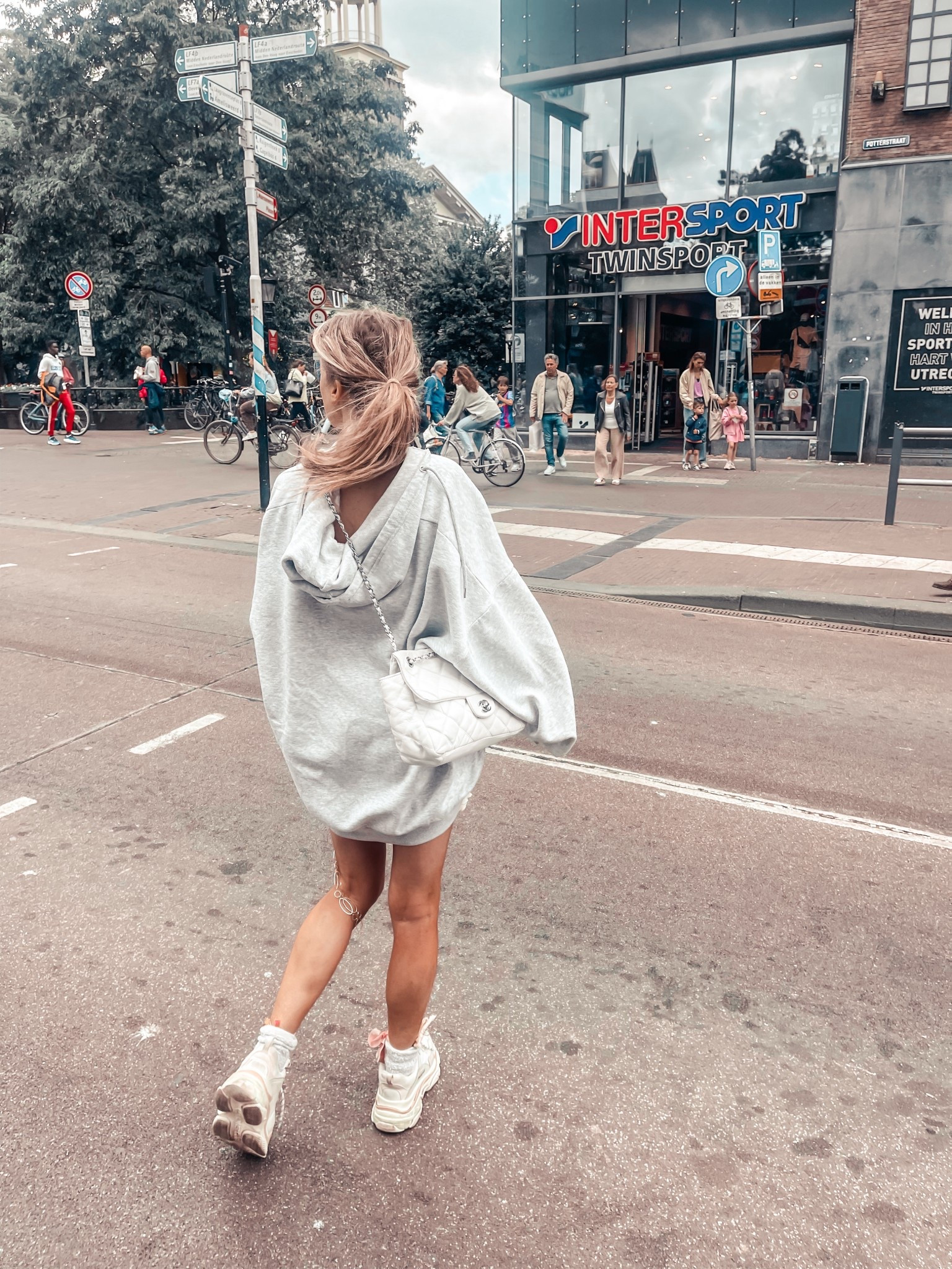 In our forever Oversized sweater era 💕💕🌸🌸