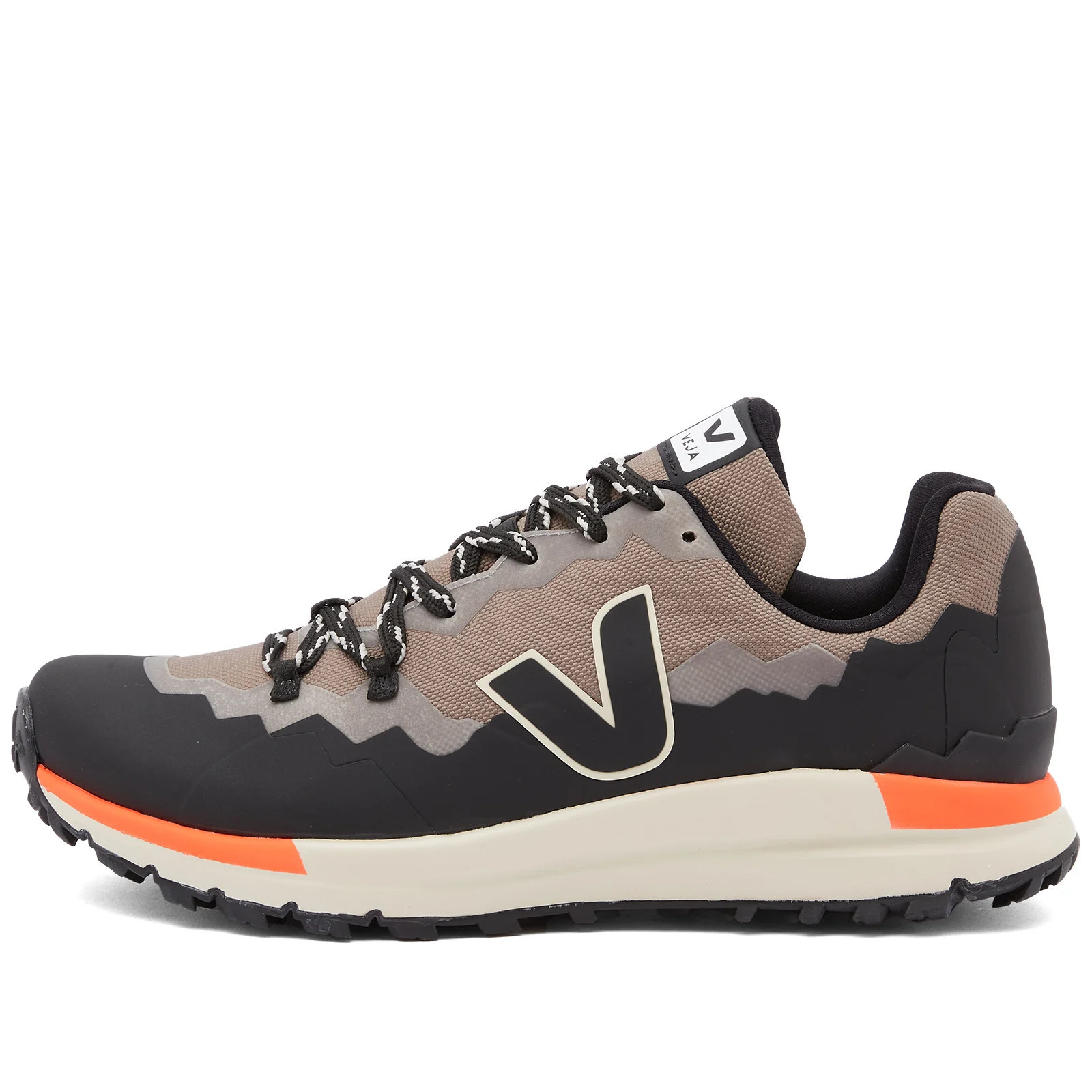 Veja Men's Fitz Roy Sneaker Basalte/Black | END. Clothing