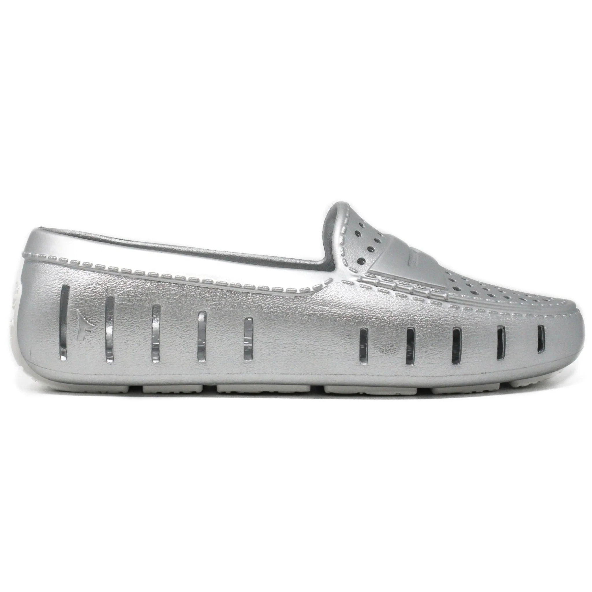 Women’s Posh Driver Foam Shoe | Silver Metallic/Bright White | Floafers