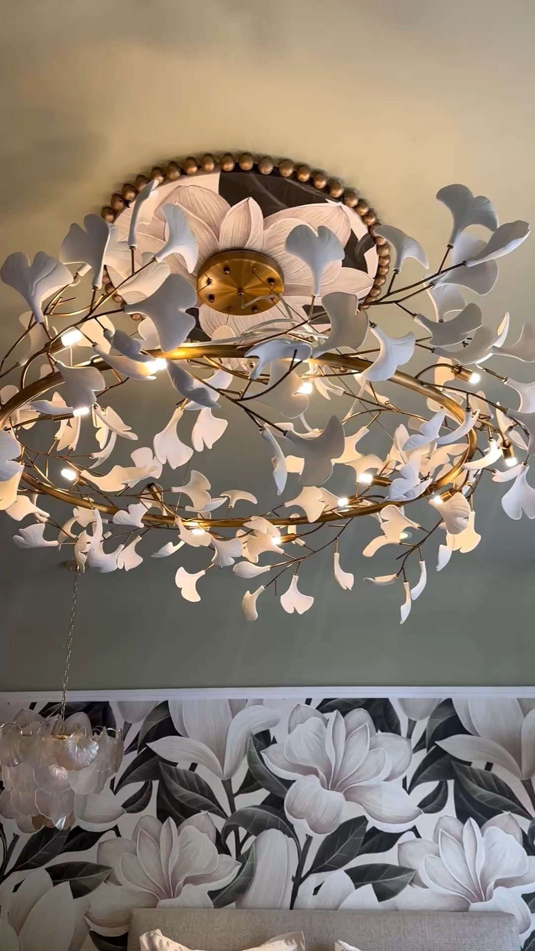 Floral chandelier moment — where lighting becomes art. A floral-inspired chandelier softens the room, adds sculptural beauty overhead, and brings a romantic layer that makes the whole space feel elevated. One statement piece can transform the mood.

#FloralChandelier #Chandelier #StatementLighting #LightingDesign #CeilingLighting #DiningRoomLighting #EntryLighting #InteriorDesign #HomeDecor #RomanticInteriors #SculpturalLighting #EntertainingAtHome #WayDayFinds

#LTKHome #LTKSaleAlert #LTKFestival